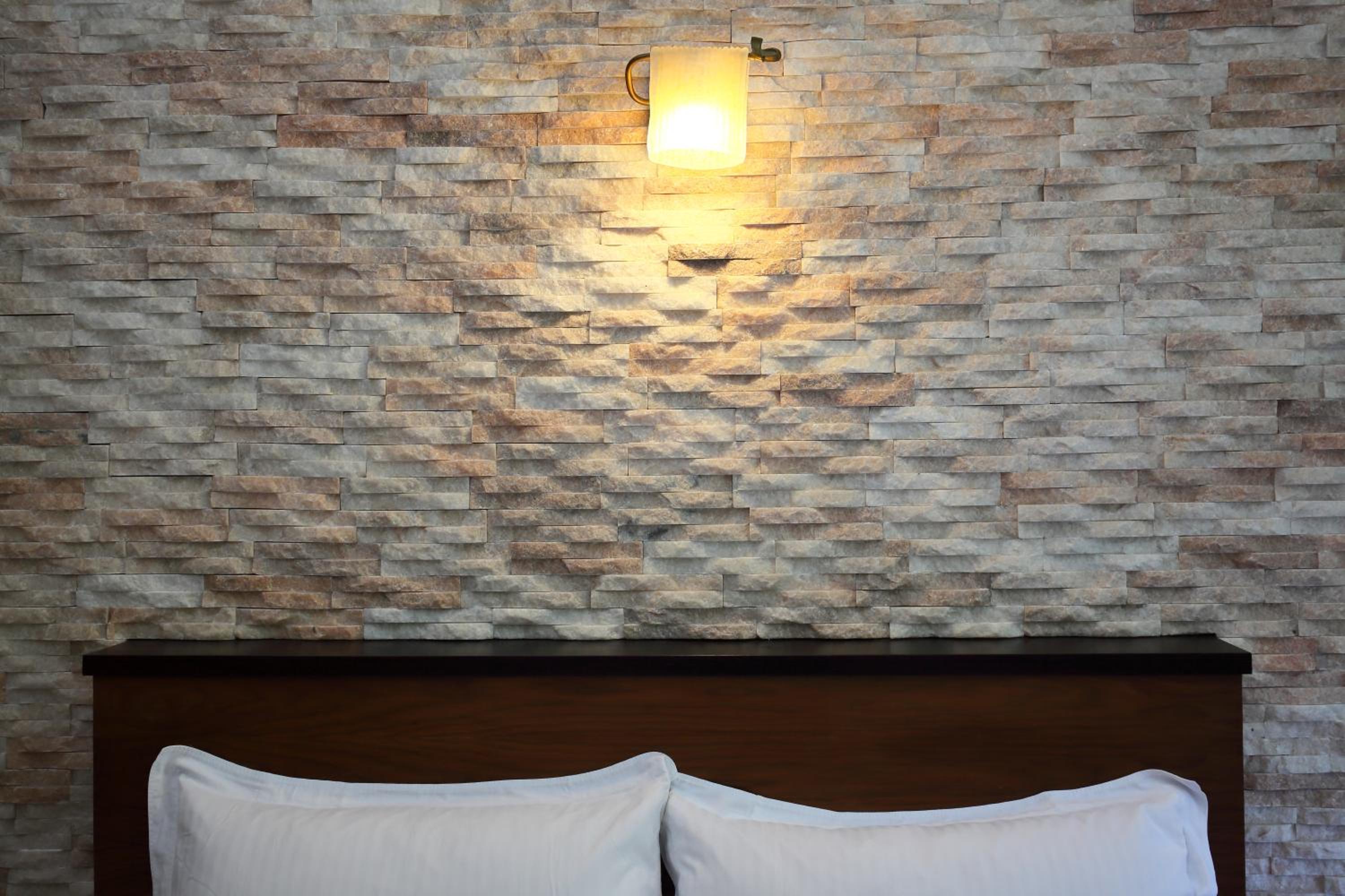 Deluxe Double Room with Bath photo 2