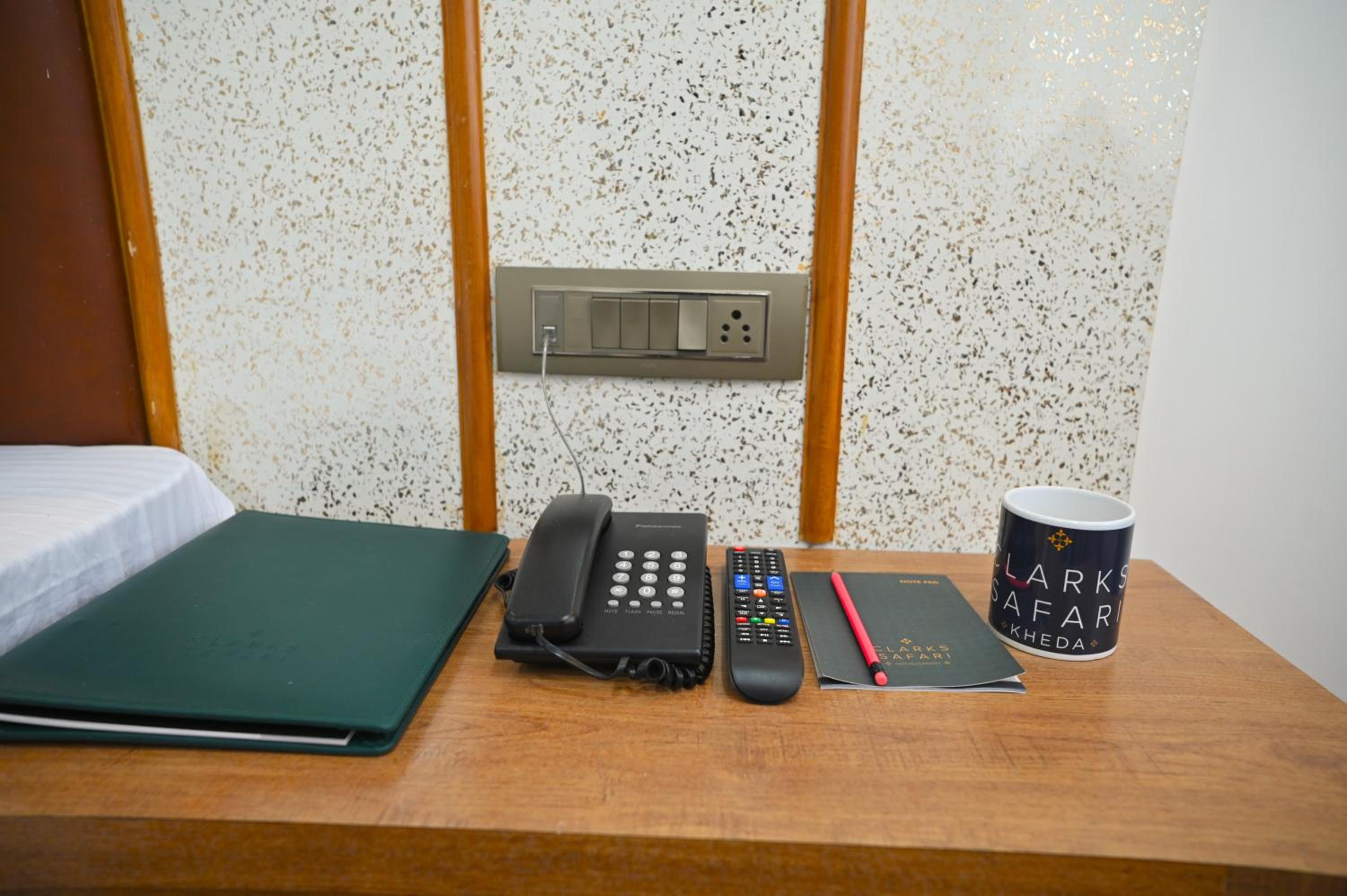 Deluxe Room: 10% off on F&B photo 2