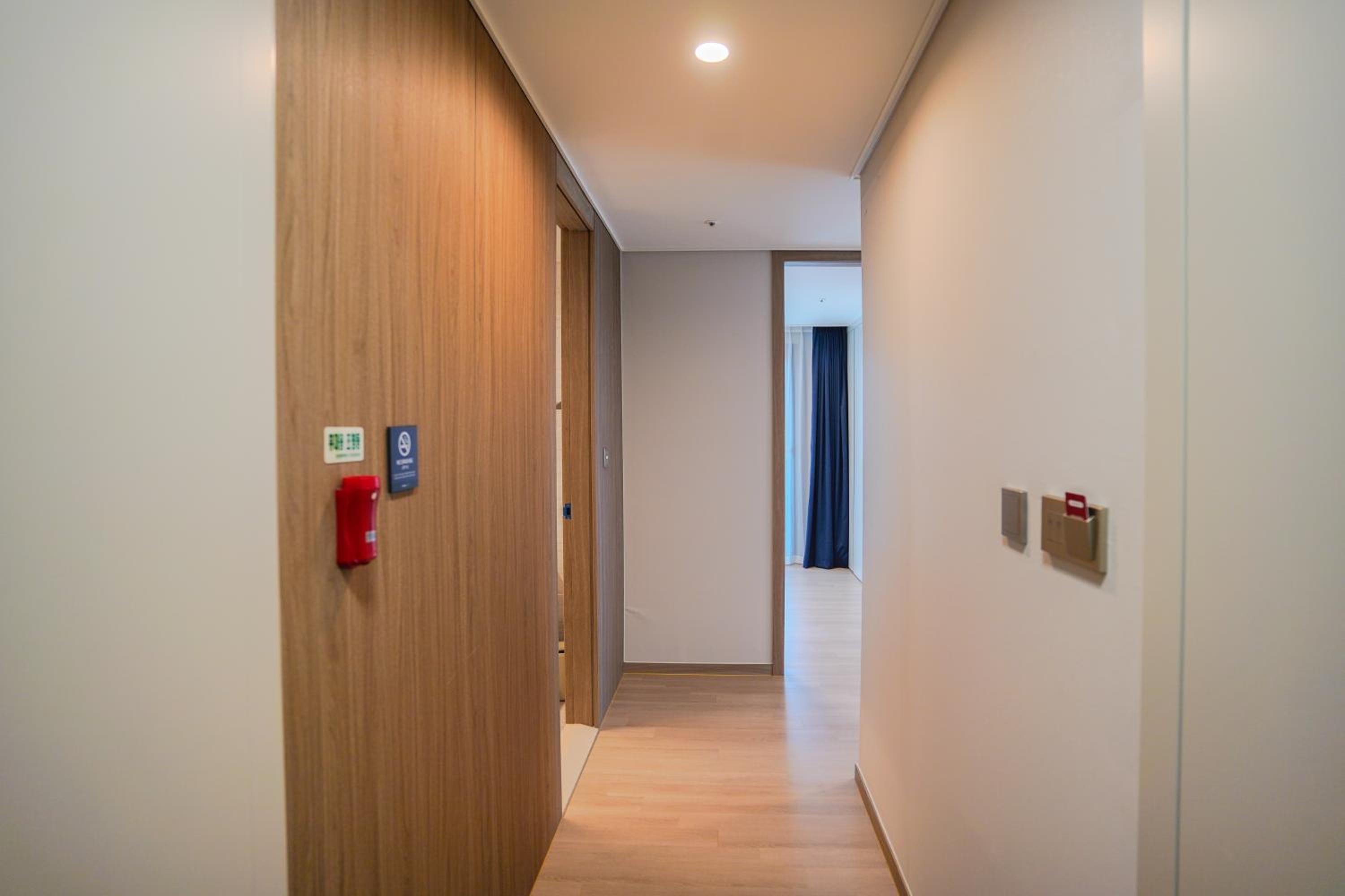 Family Room - Photo 15