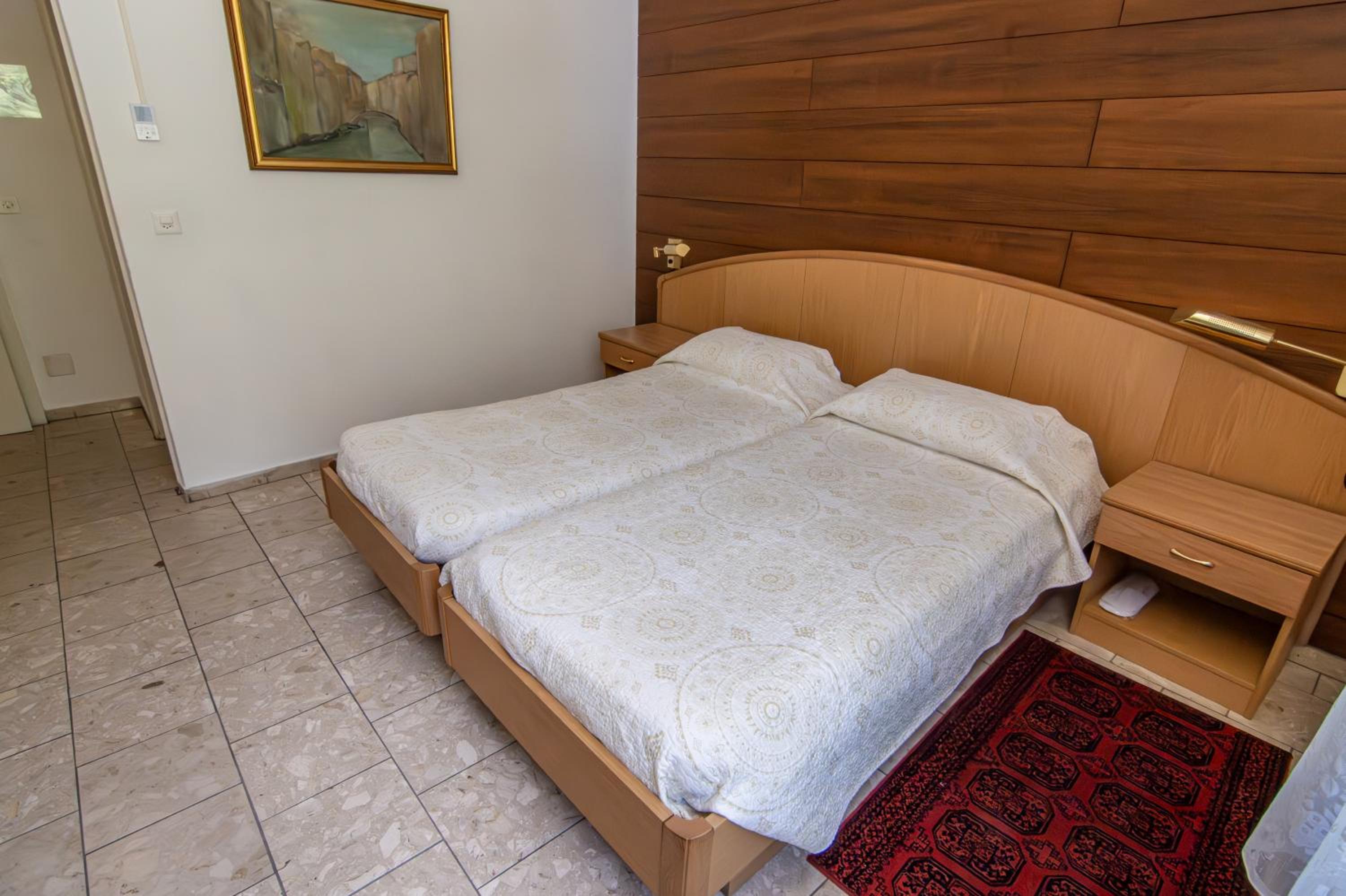 Double or Twin Room - Photo 2