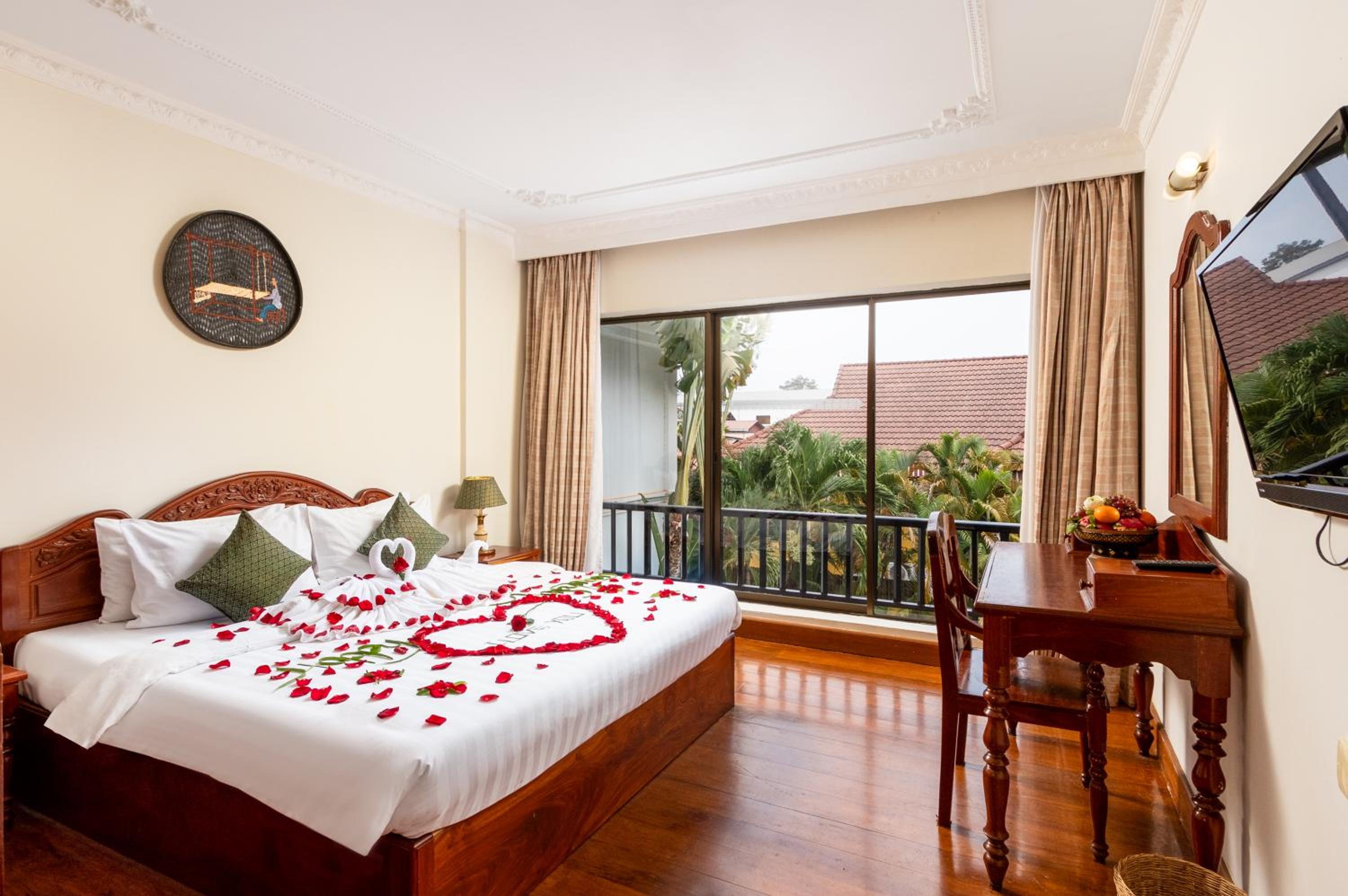 King Room with Pool View photo 1