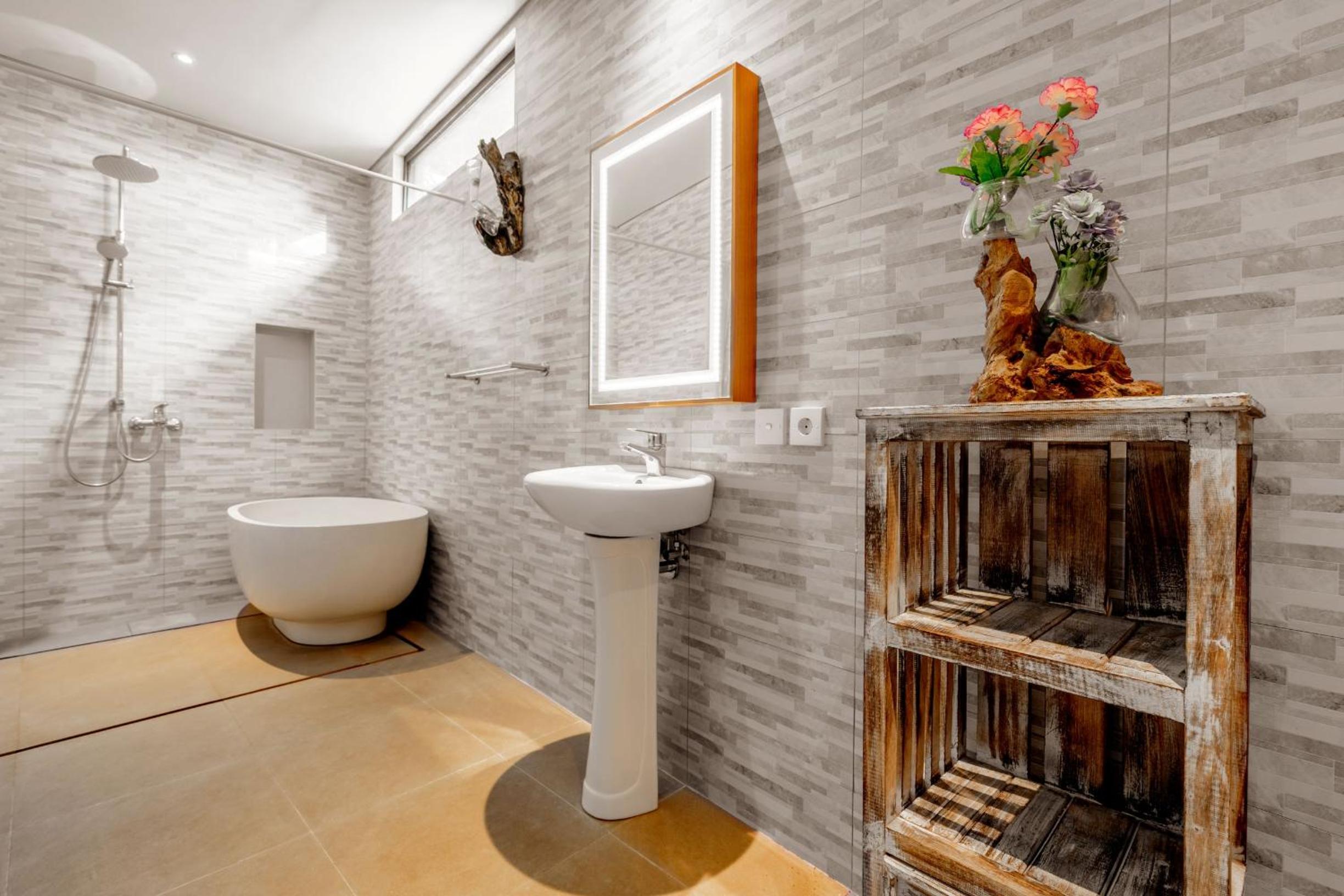 Deluxe Double Room with Bath photo 3