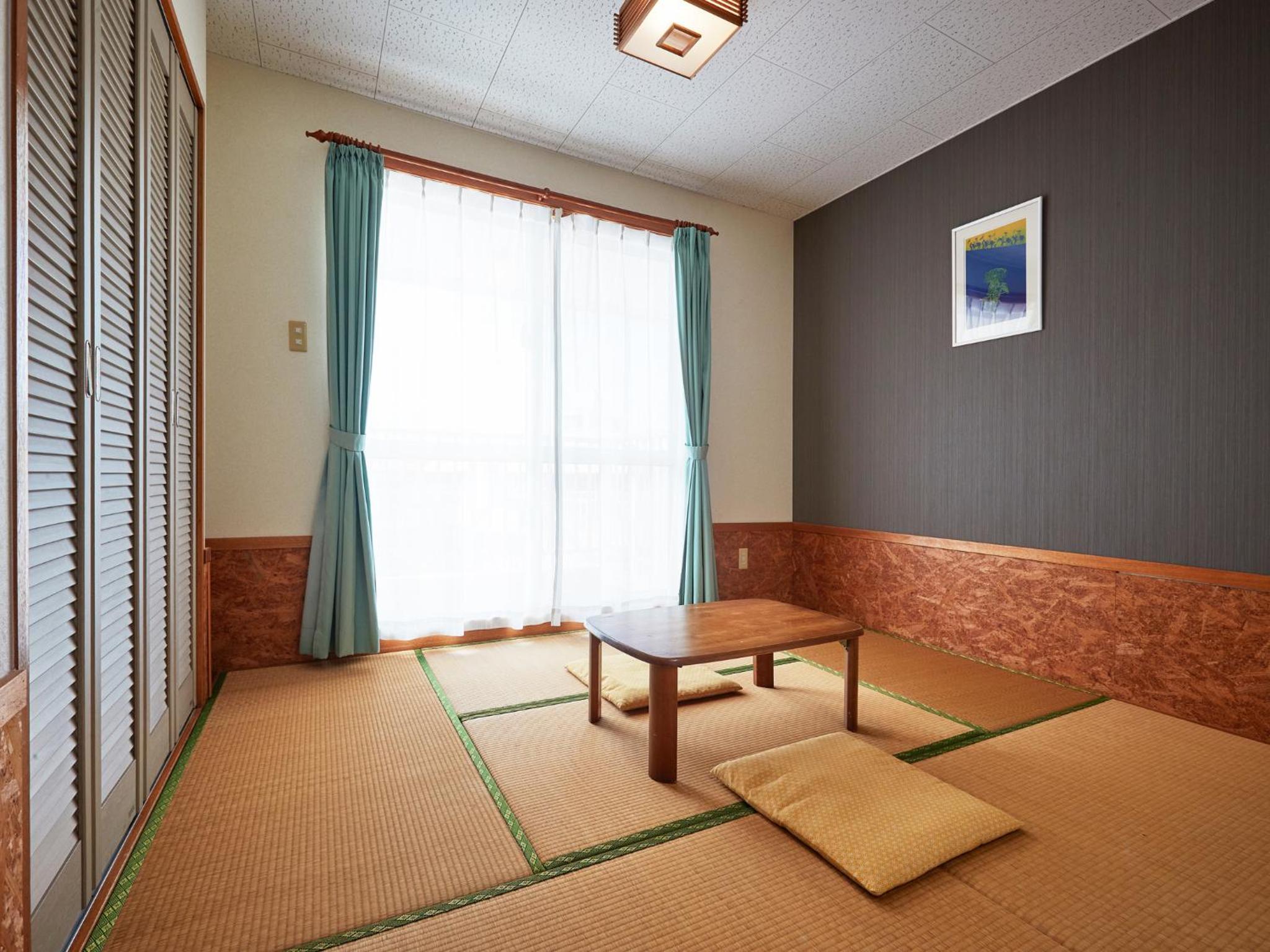 Japanese-Western Style Room (Main Building) - No View Specified photo 3