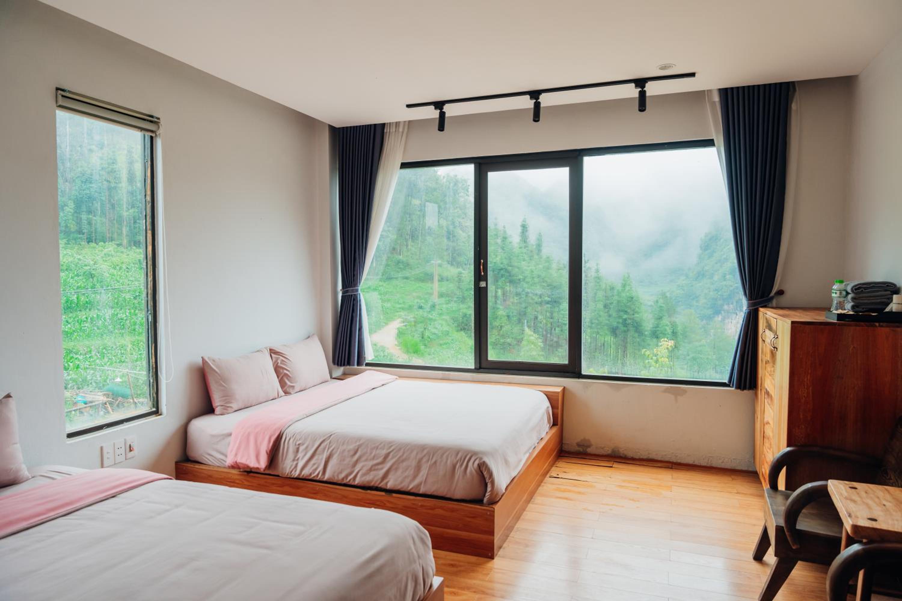 Quadruple Room with Mountain View