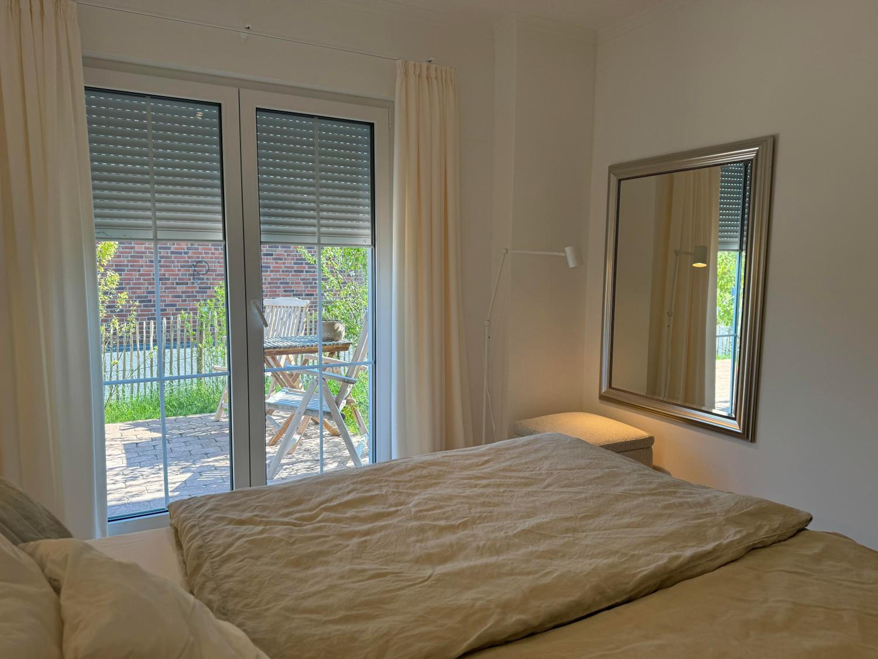 One-Bedroom Apartment with Shower photo 2