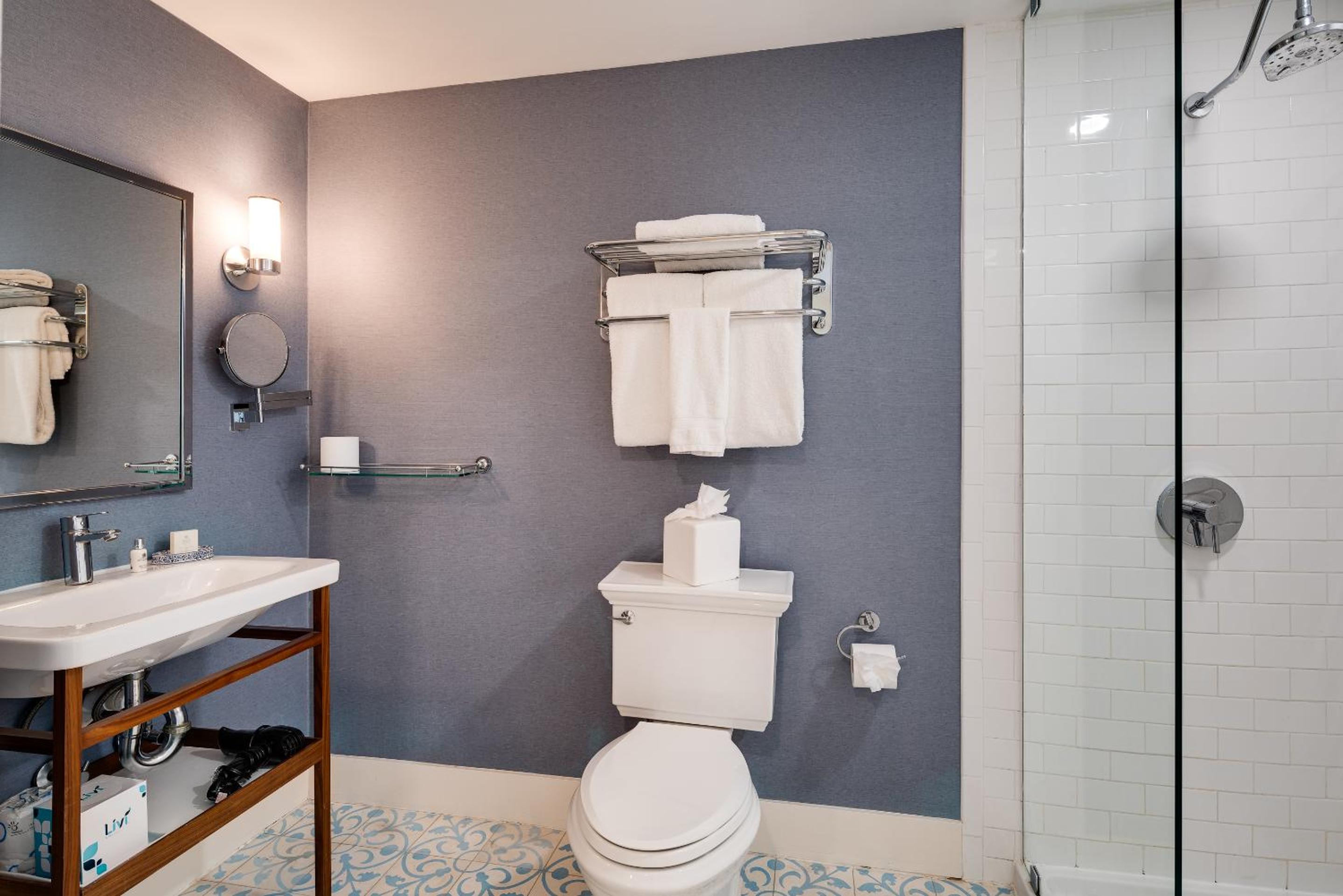 Junior Ocean Front King Suite with Balcony