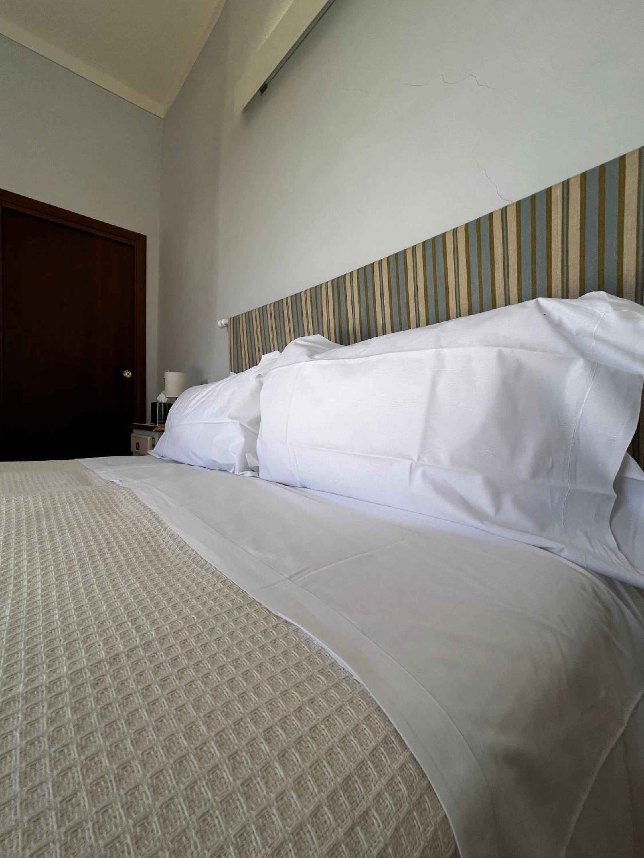 Large Double Room photo 2