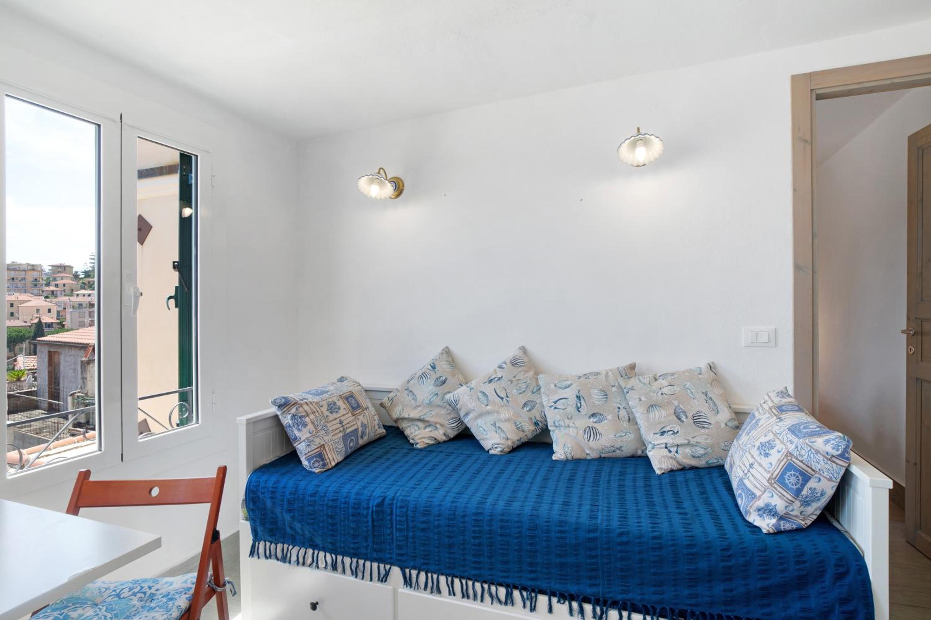 Studio Apartment with Sea View photo 3