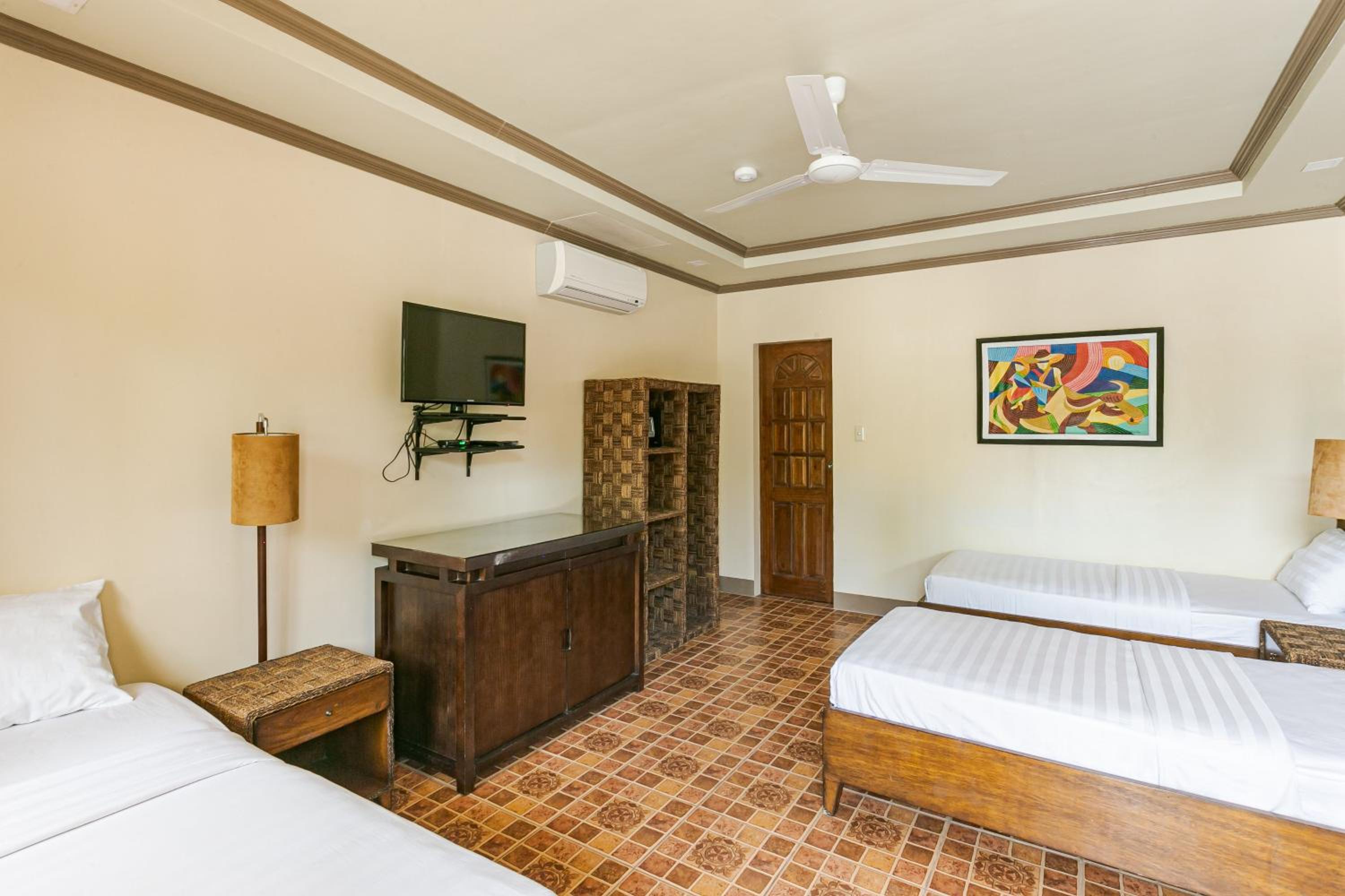 Deluxe Triple Room photo 3