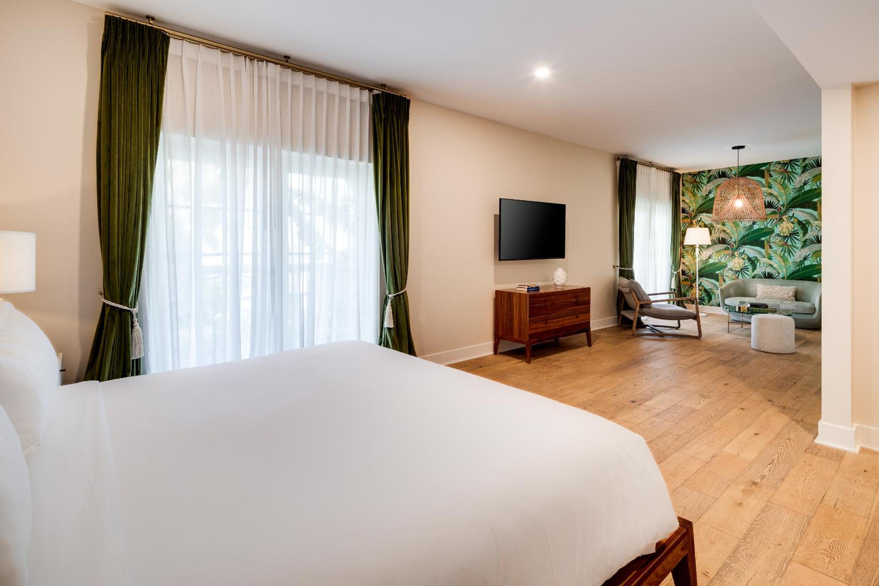 Junior King Suite with Balcony