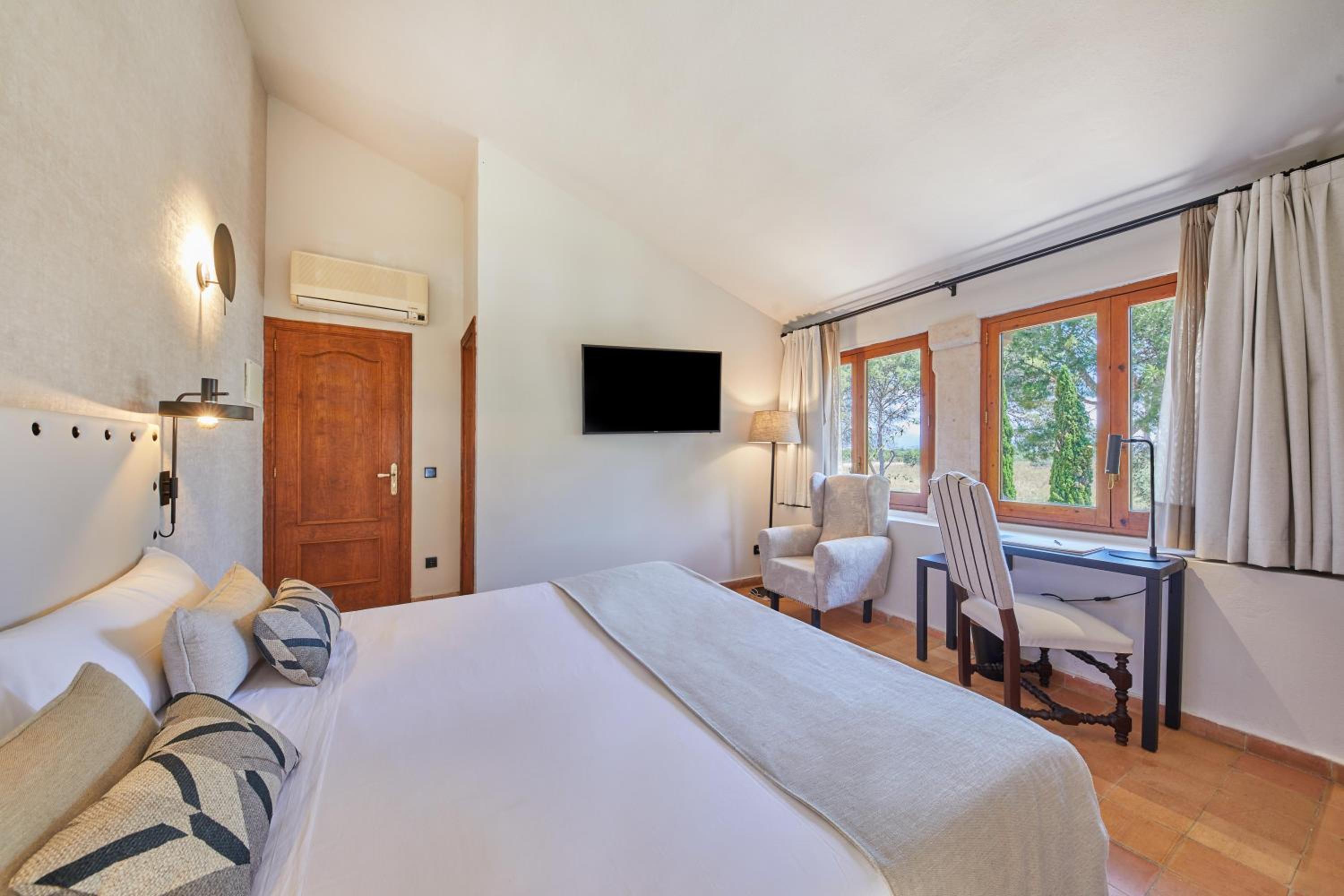Deluxe Double Room with Terrace photo 2