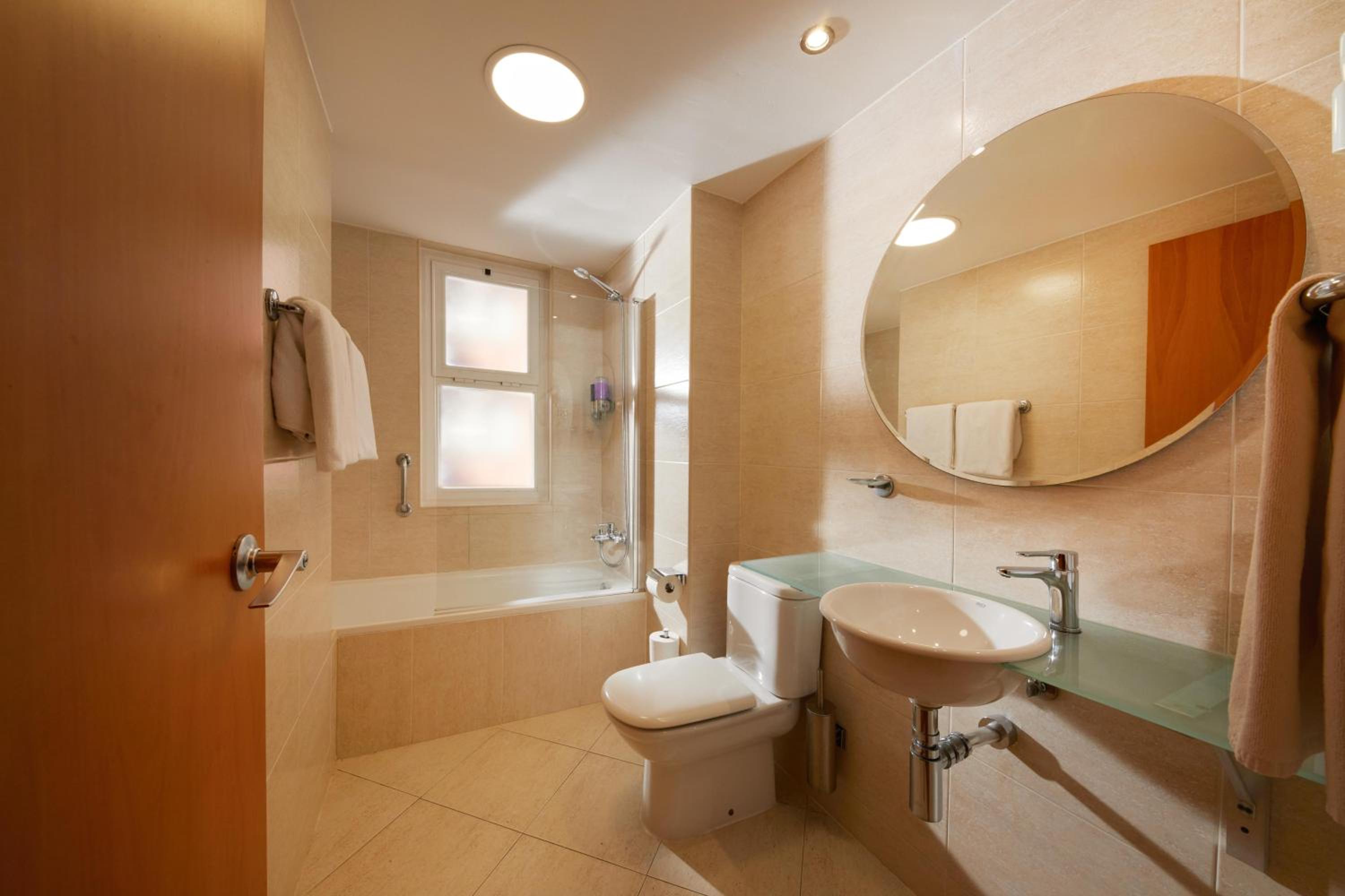 Double Room with Terrace thumbnail 5