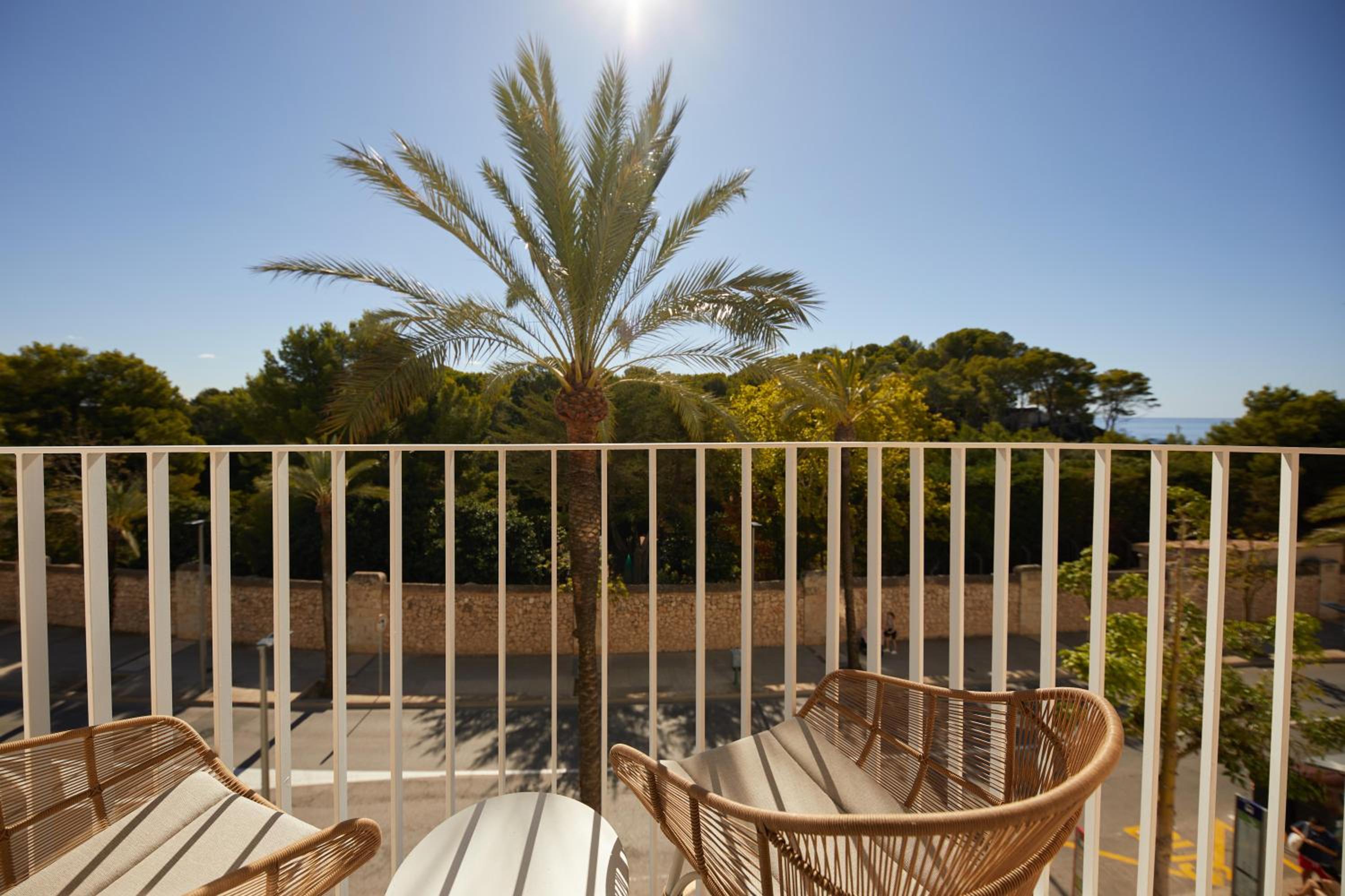 Junior Suite with Sea View thumbnail 6