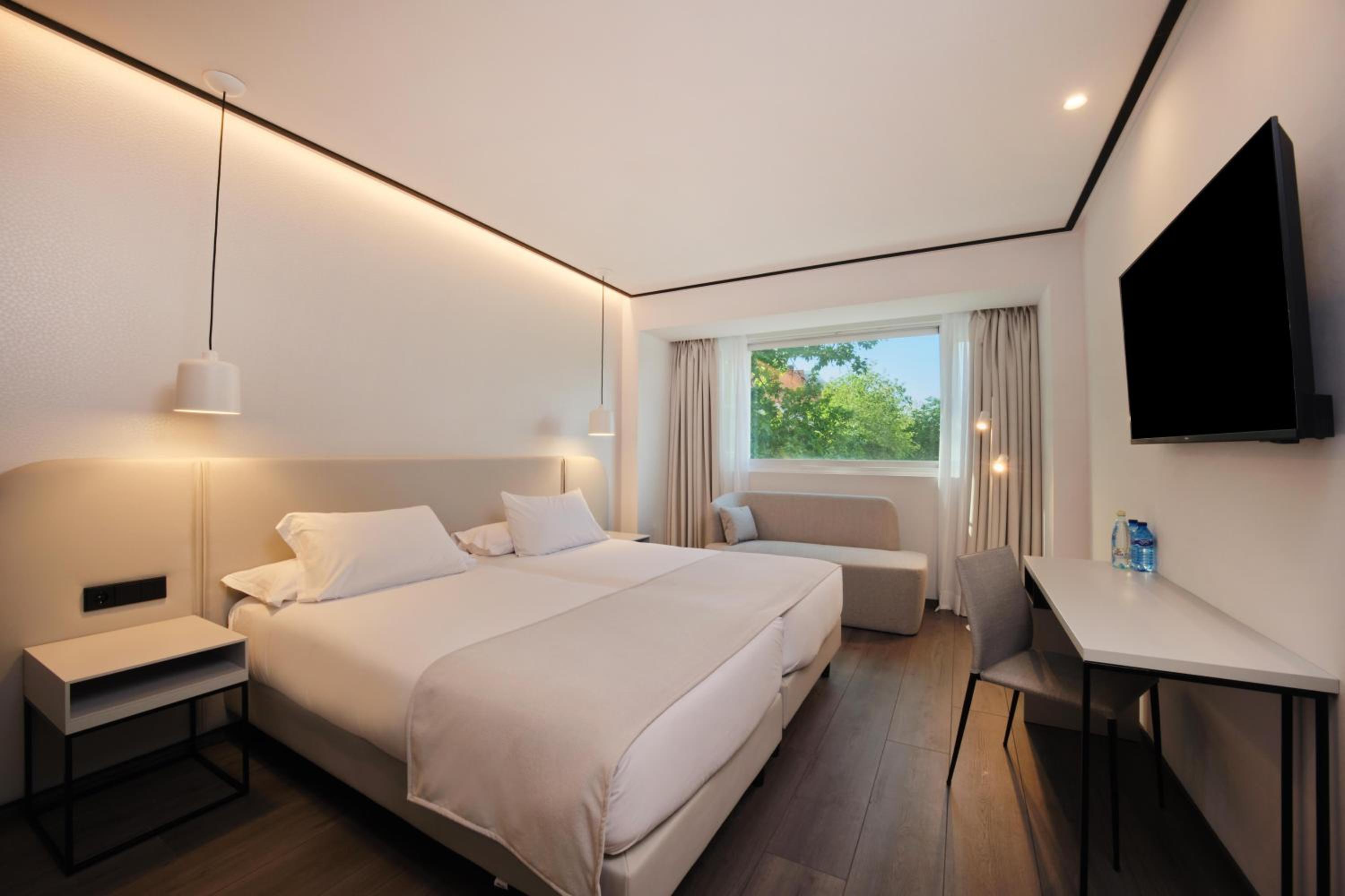 Double or Twin Room - Photo 2