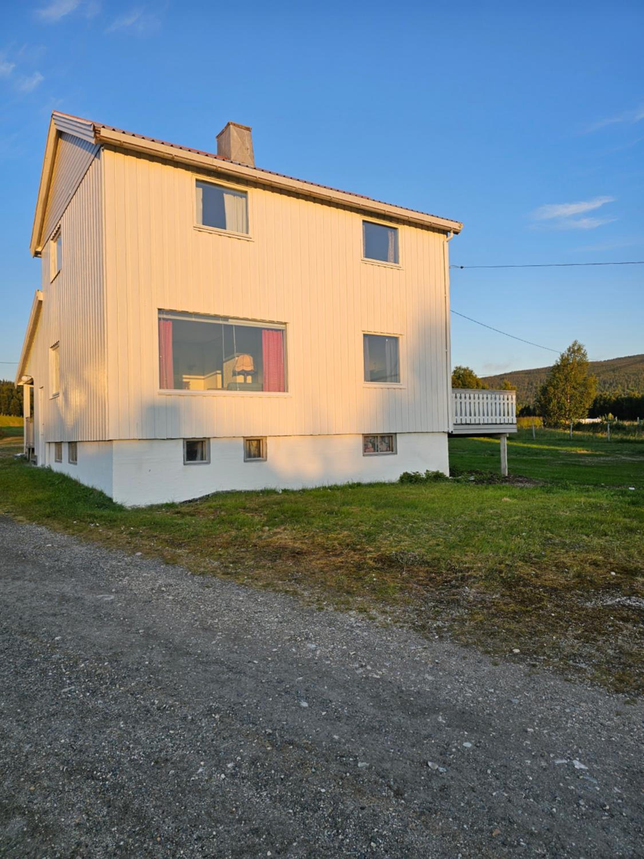 Three-Bedroom House photo 3