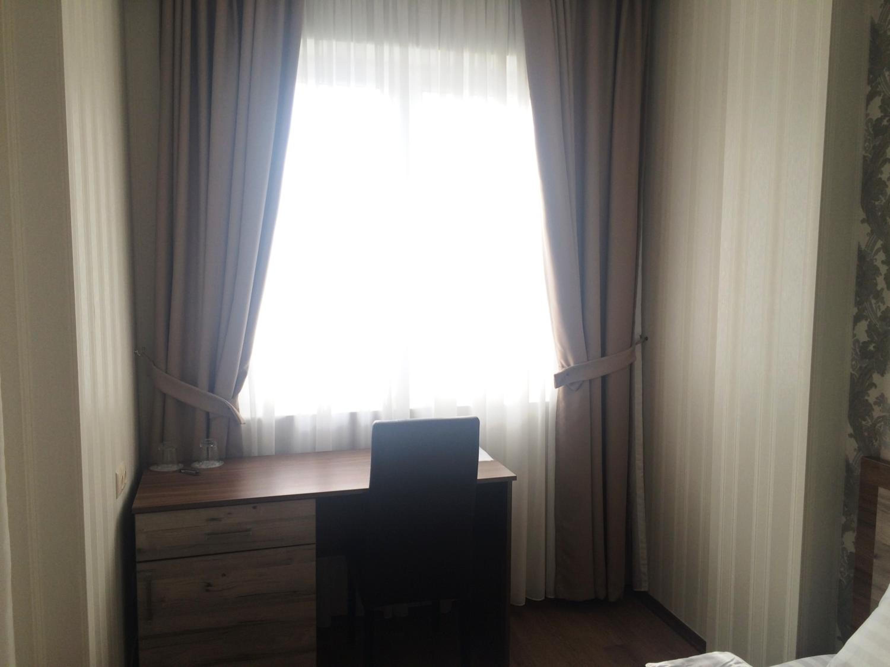Budget Double Room photo 2