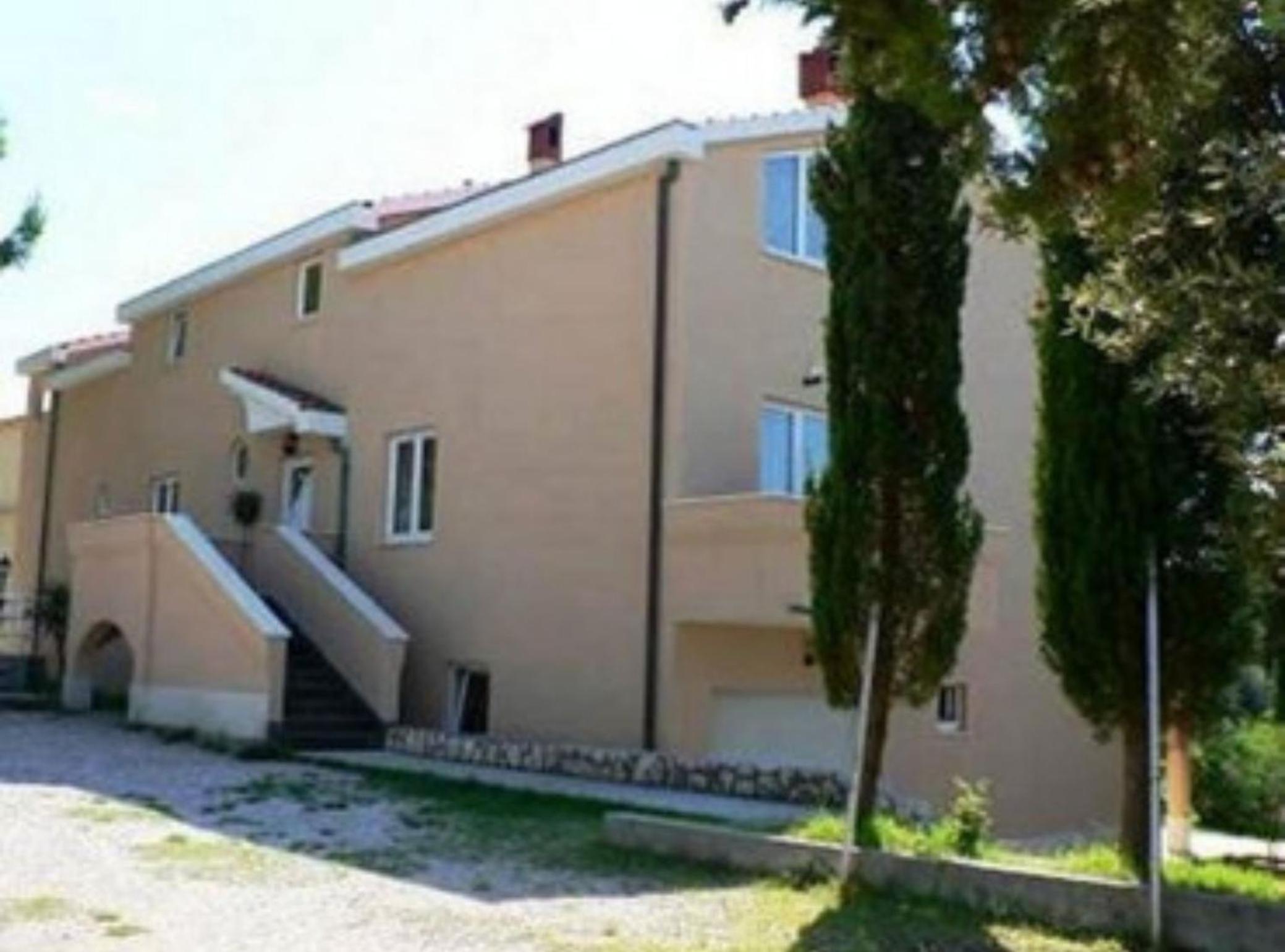 One Bedroom Apartment with Balcony photo 2