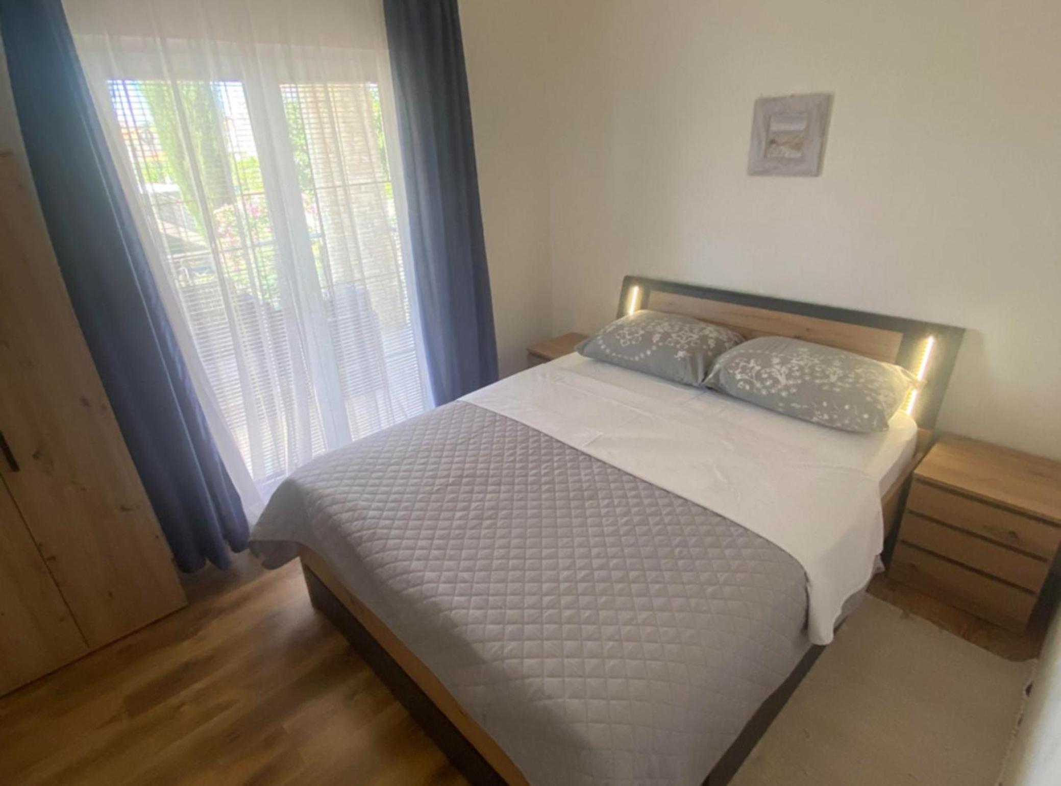 One Bedroom Apartment with Balcony photo 3