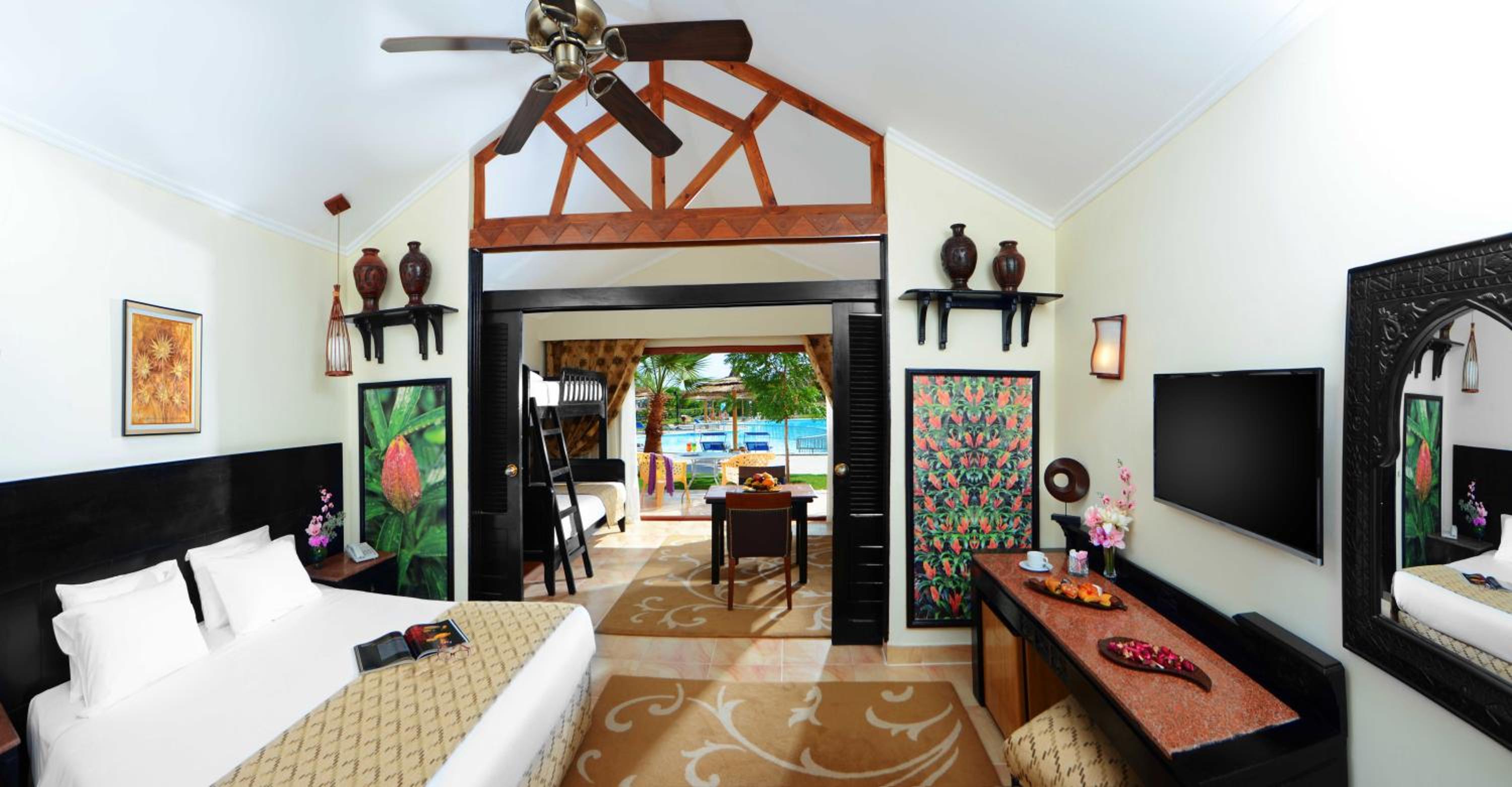 Swim Up Bungalow with Pool View thumbnail 5
