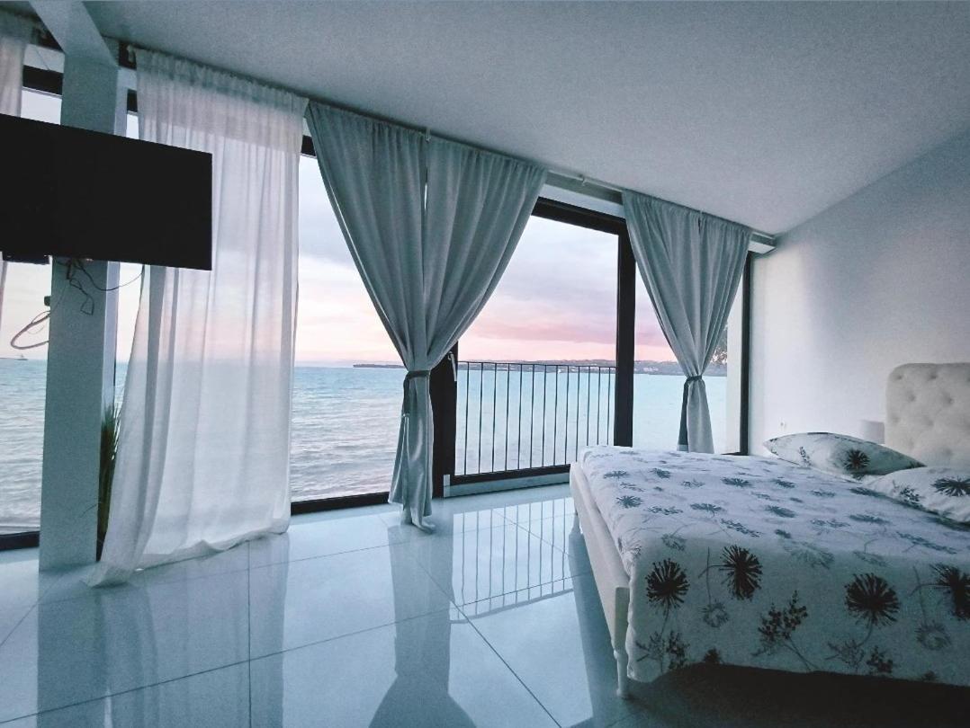 Apartment with Sauna and Sea View - Photo 1