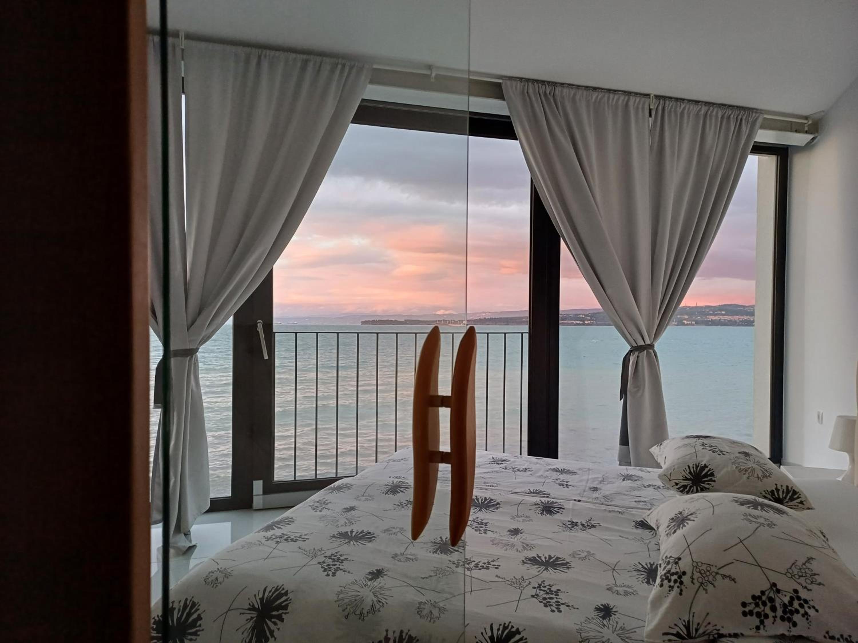 Apartment with Sauna and Sea View - Photo 19