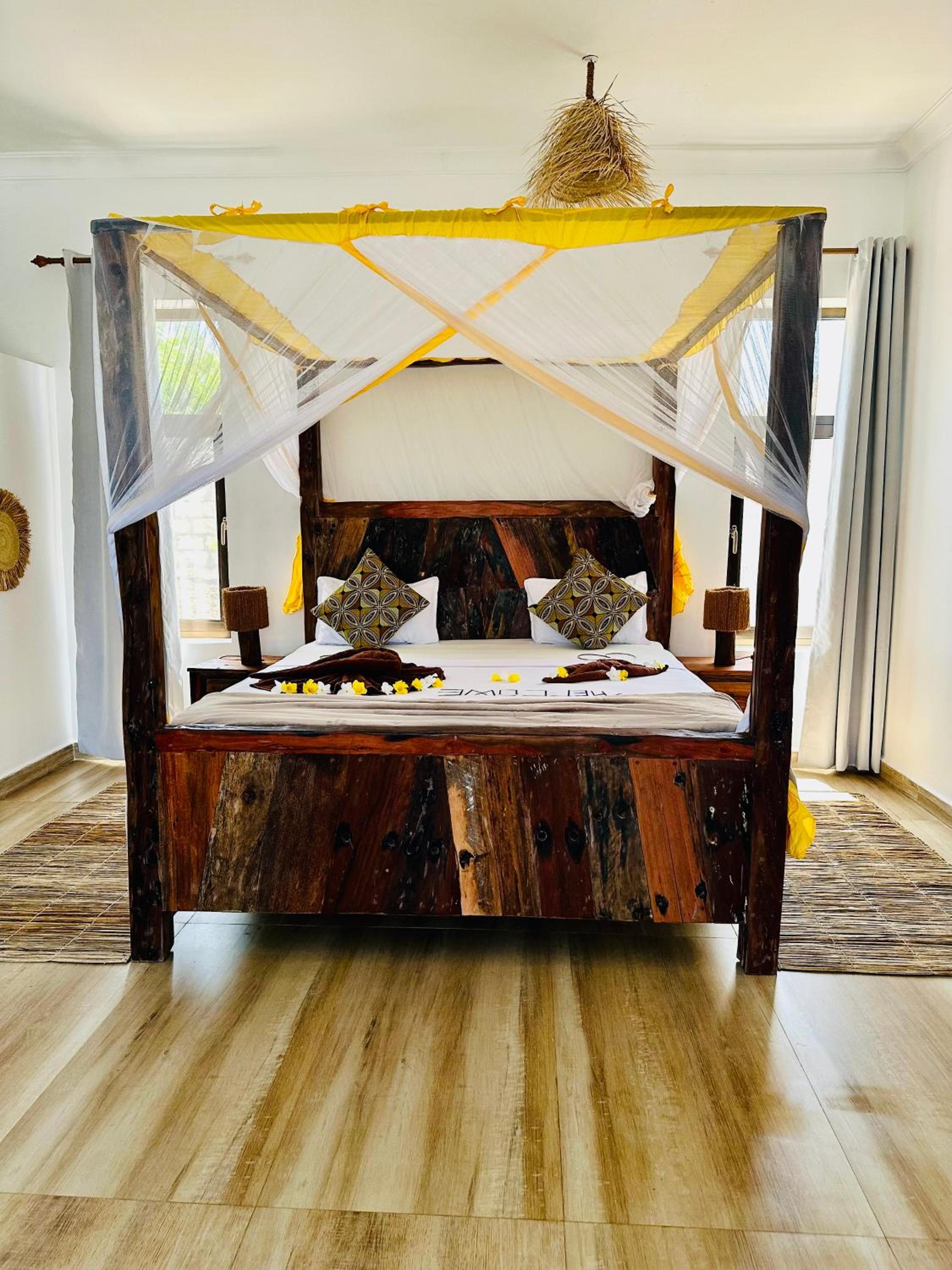Triple Room with Pool View
