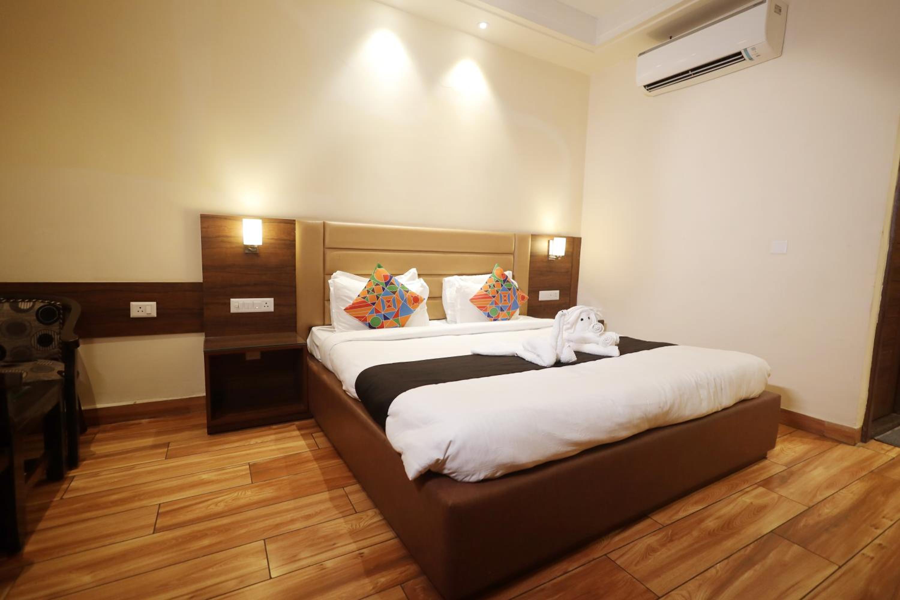 Deluxe Room - Photo 5
