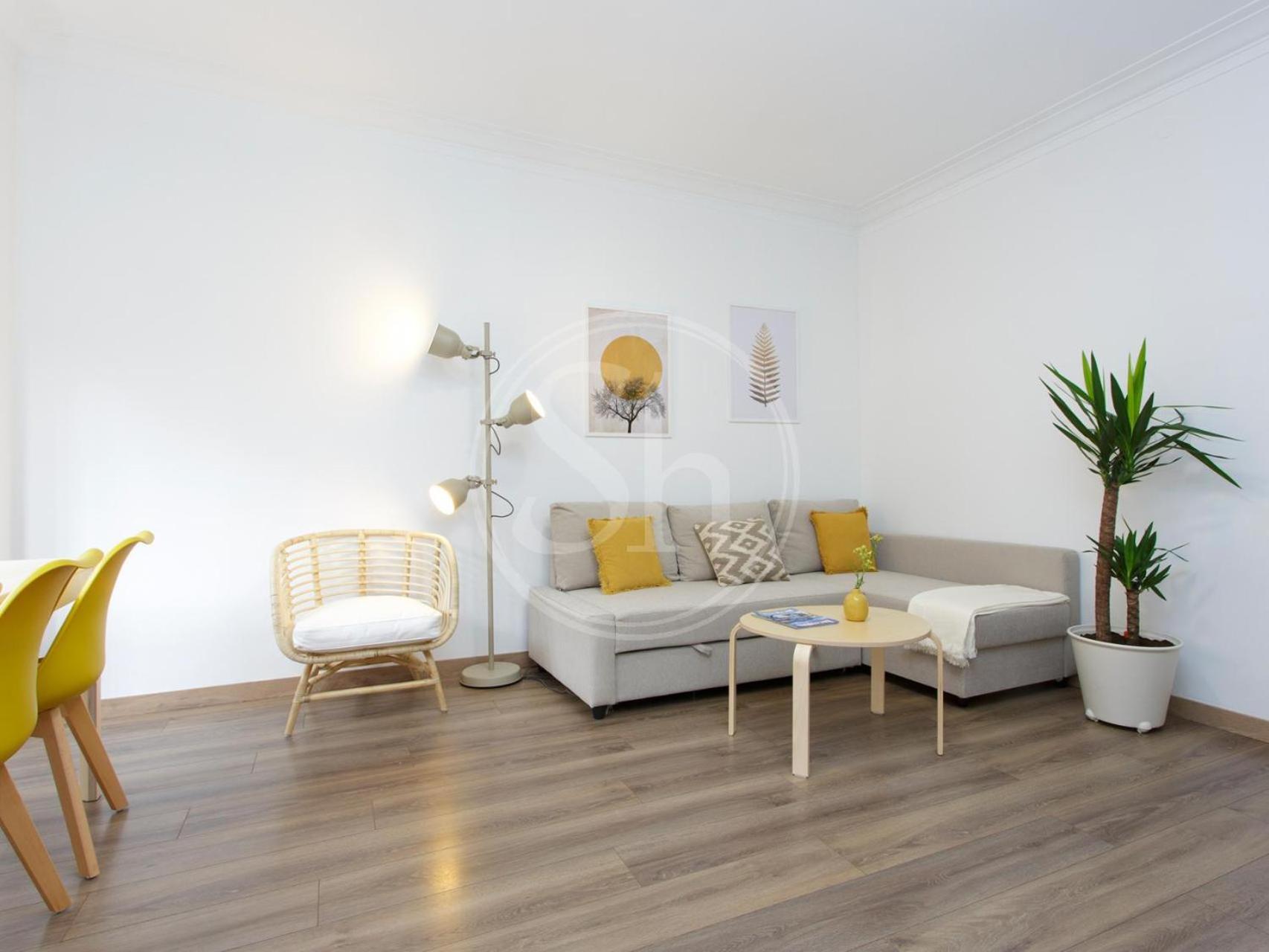 Three-Bedroom Apartment photo 2
