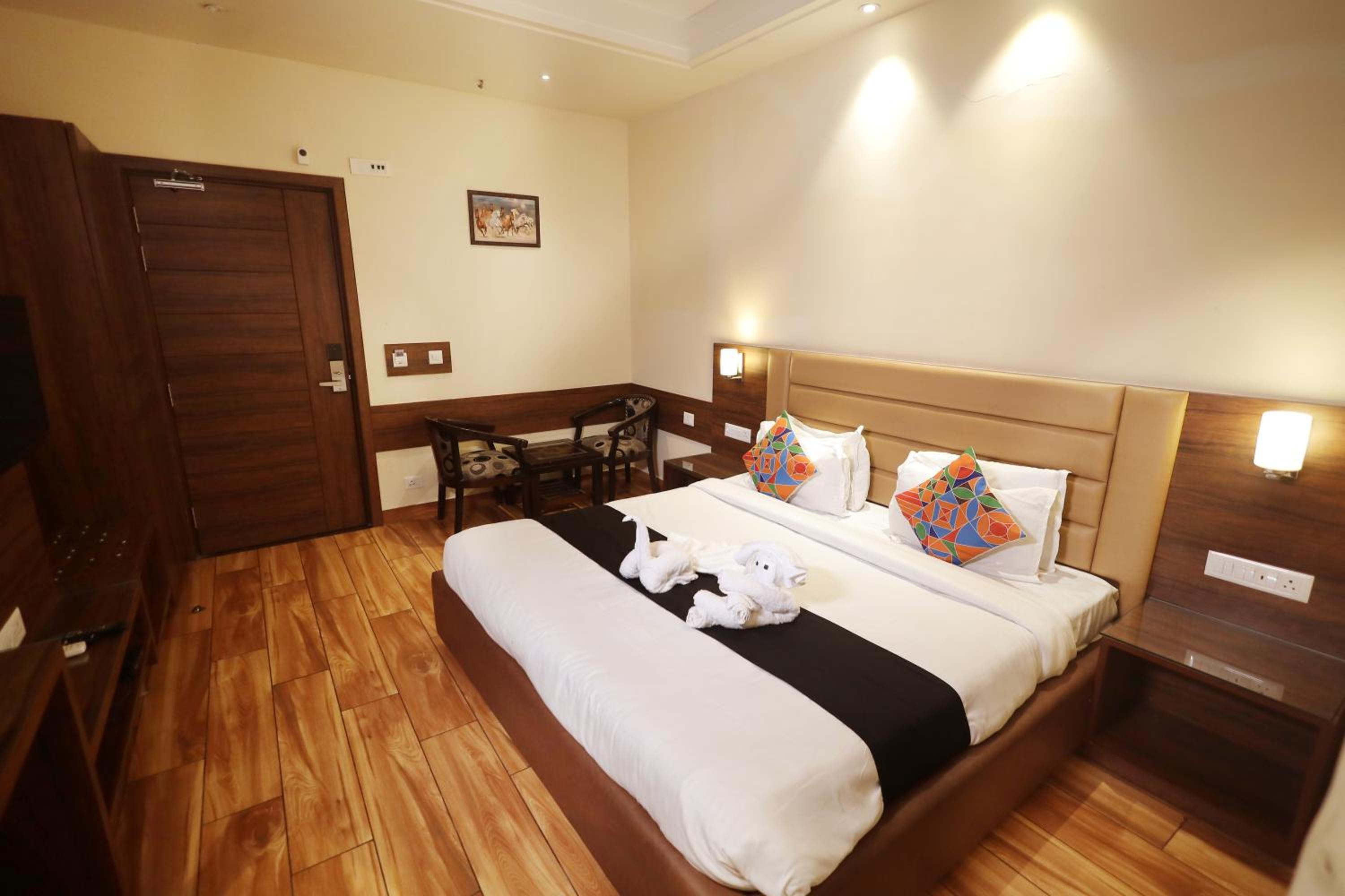 Deluxe Room - Photo 3