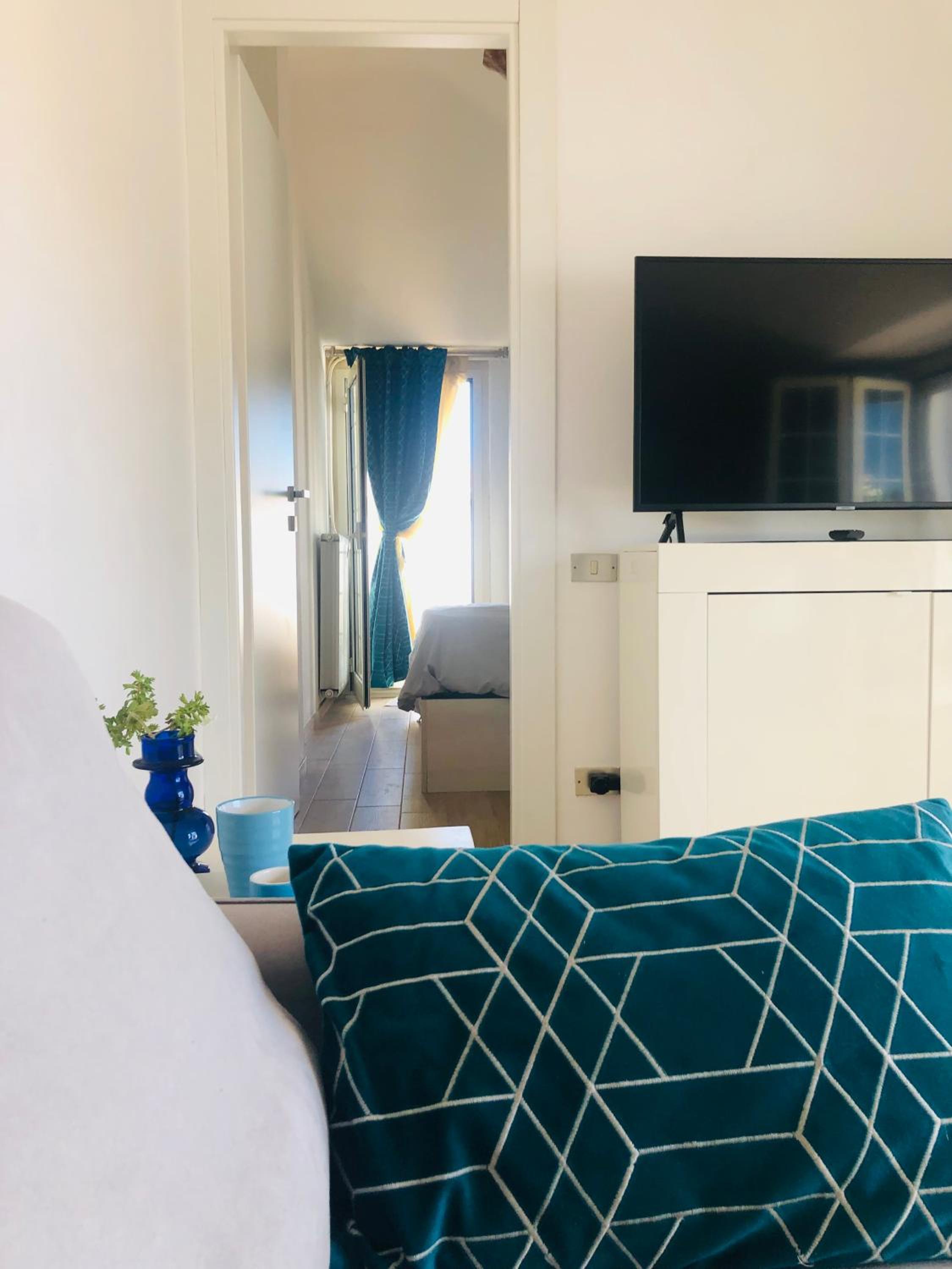 One-Bedroom Apartment photo 2
