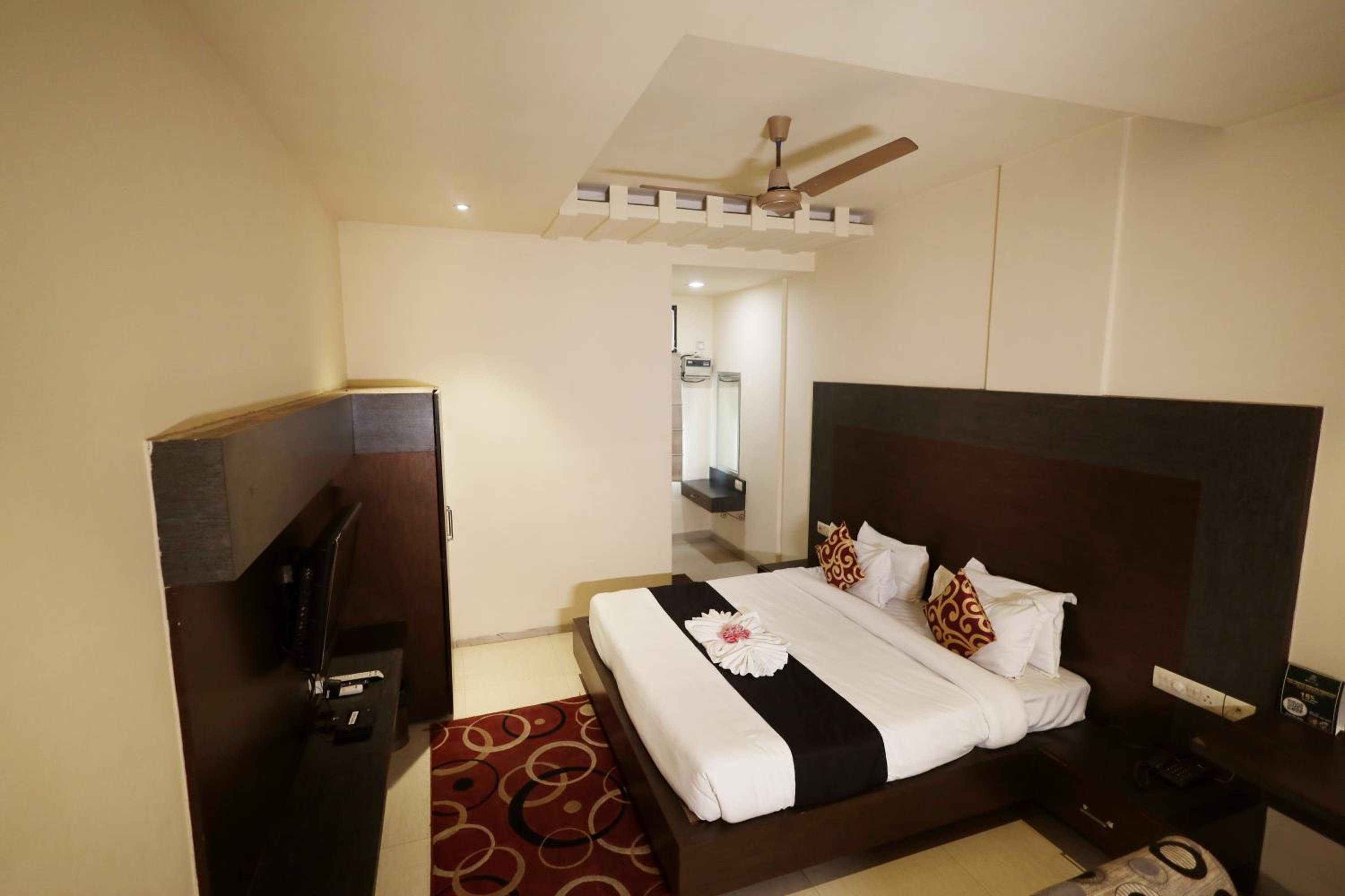 Deluxe Room - Photo 2