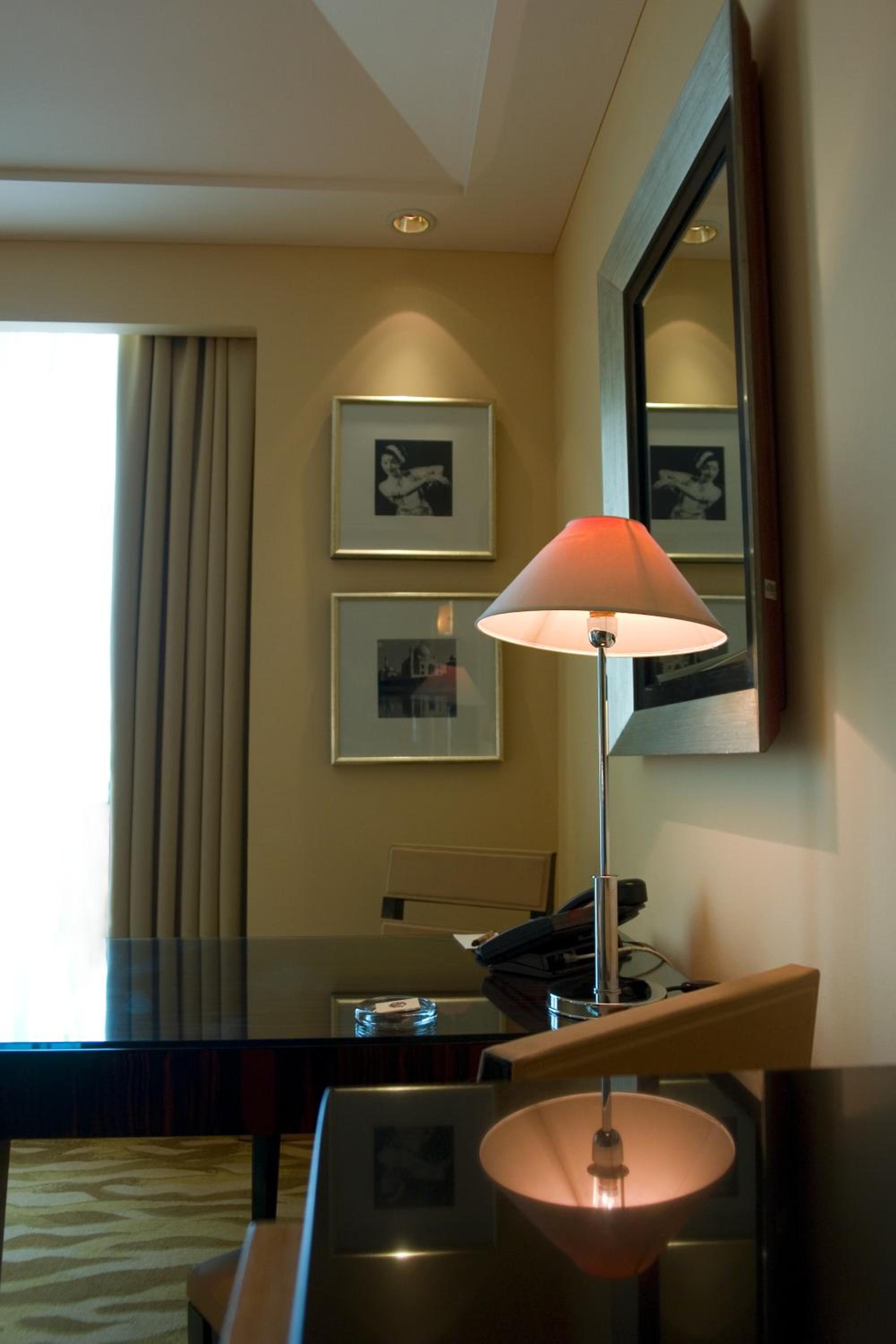 The Grand Premium Room with 20% off on session of 30 mins Spa,15% off on food & soft beverage services,20% Discount on Laundry service Per stay per room - Photo 2