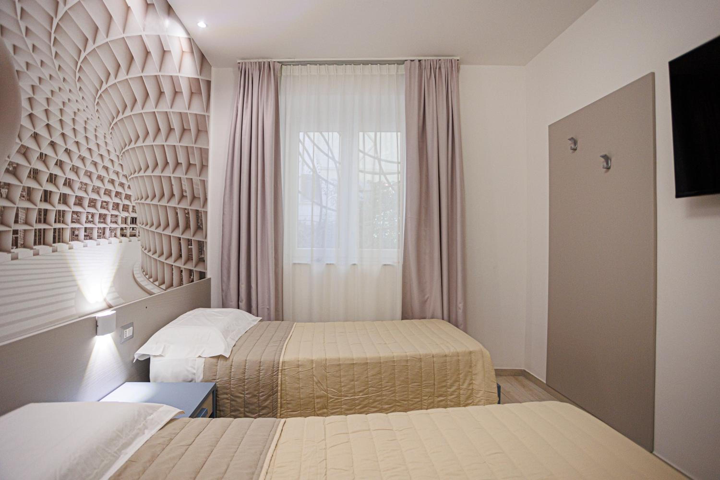 Twin Room with Private Bathroom photo 2