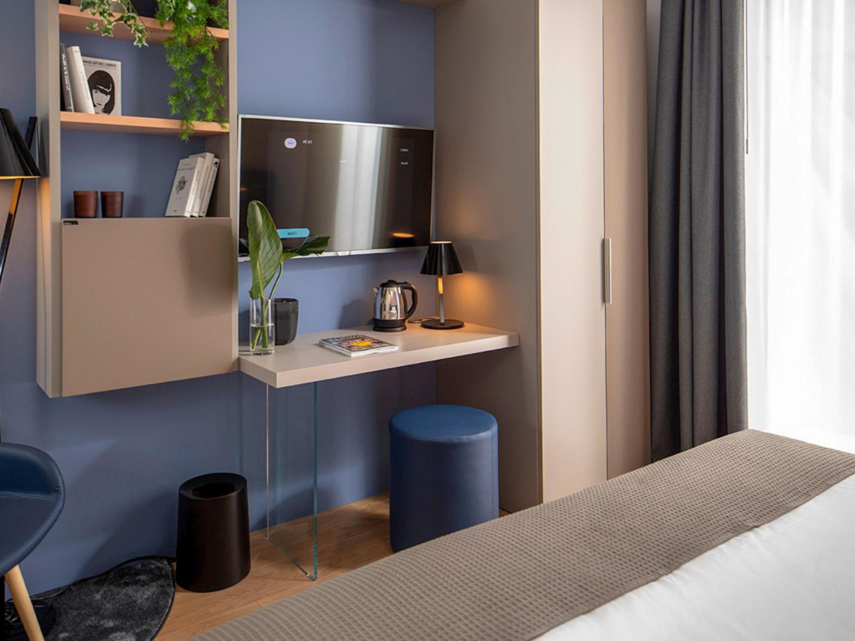 Wizard - King Size Bed - FREE MINIBAR