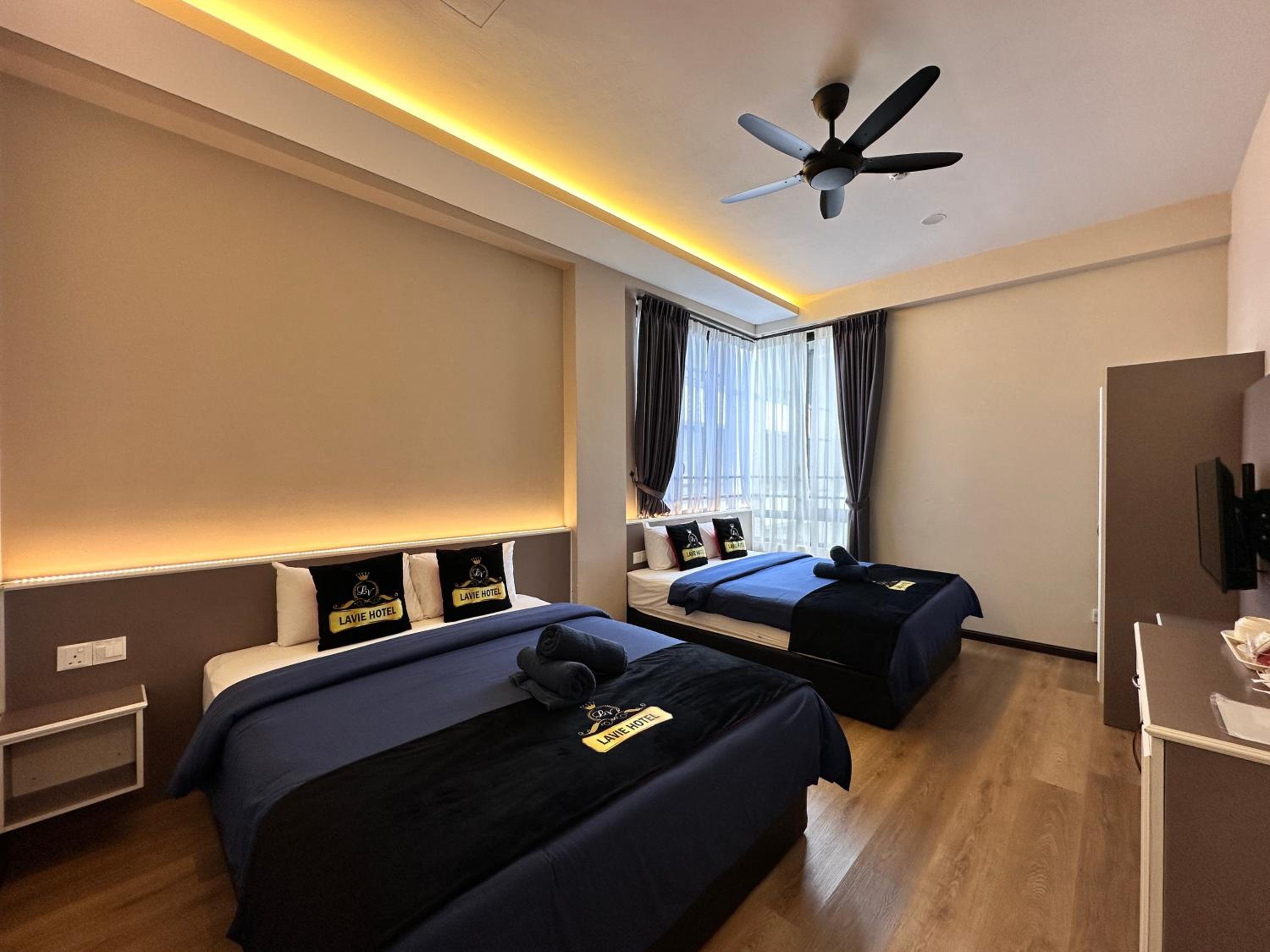 Quadruple Room - Photo 2