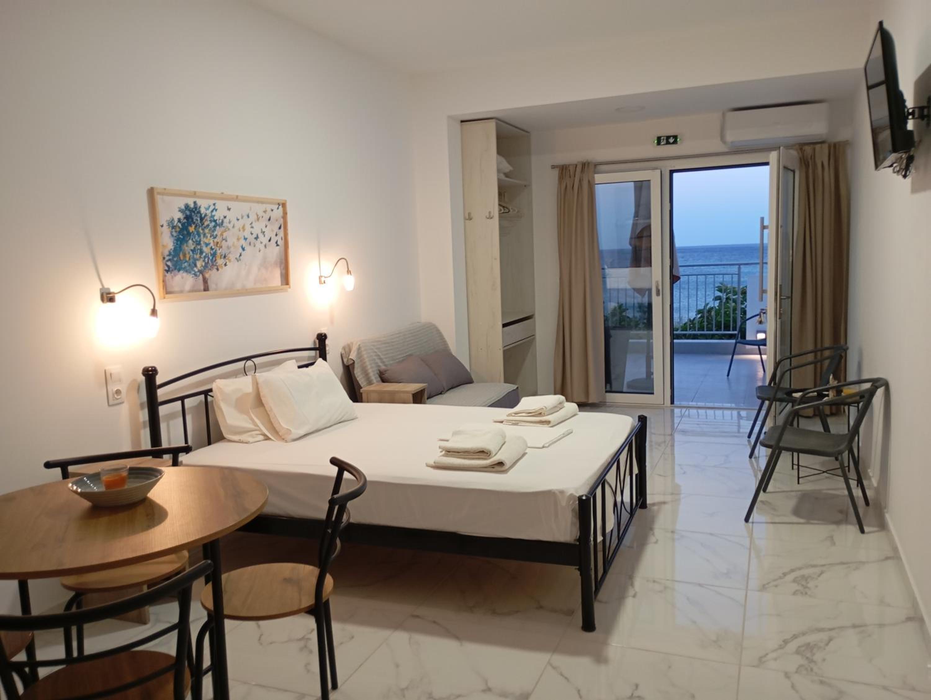 Studio with Sea View