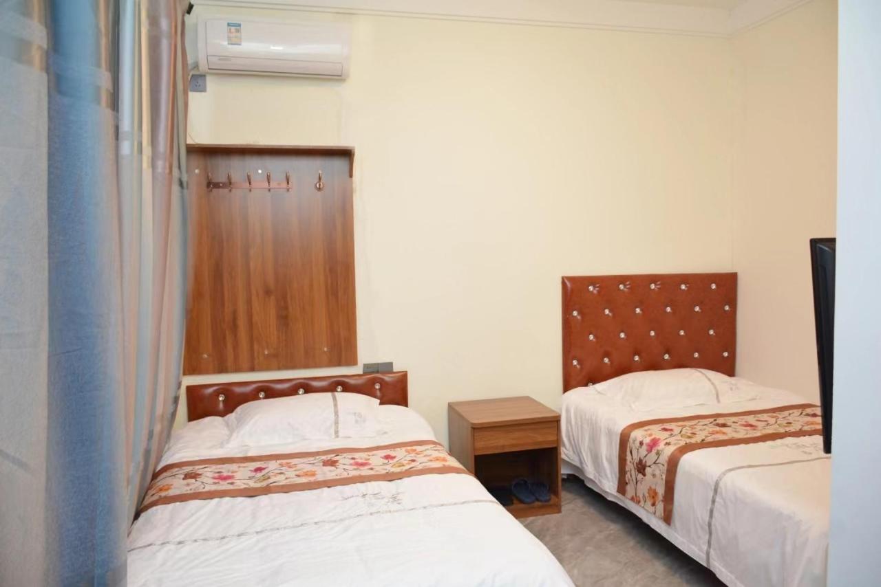 Standard Twin Room photo 2