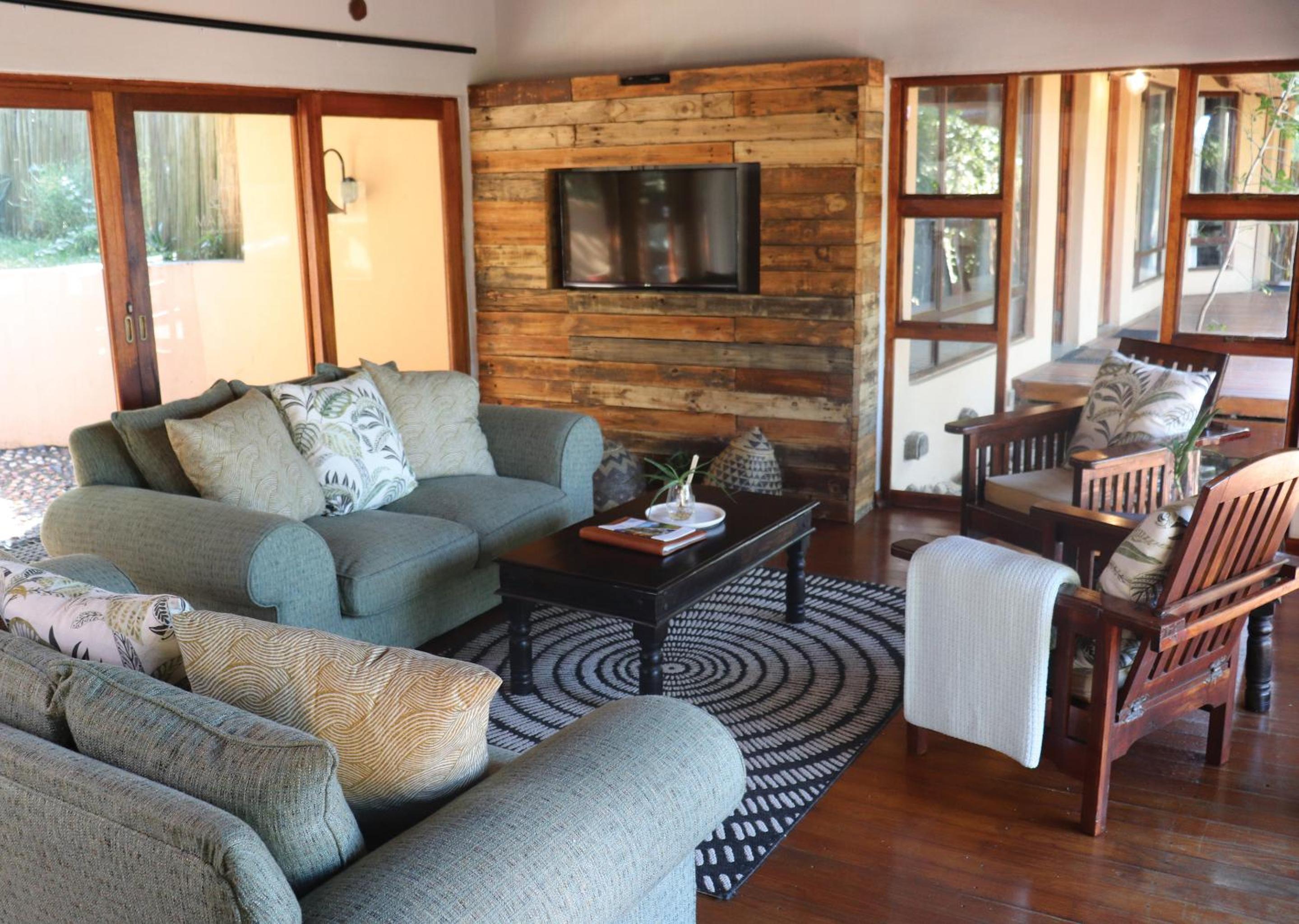 Three-Bedroom Chalet photo 2