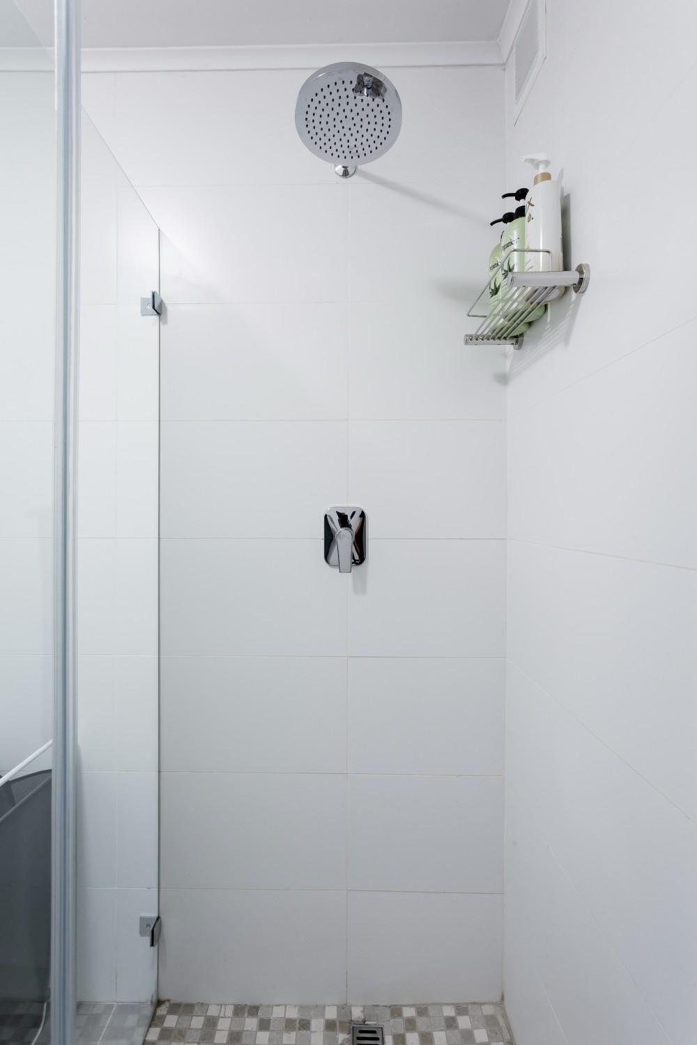 Two-Bedroom Apartment - Photo 21