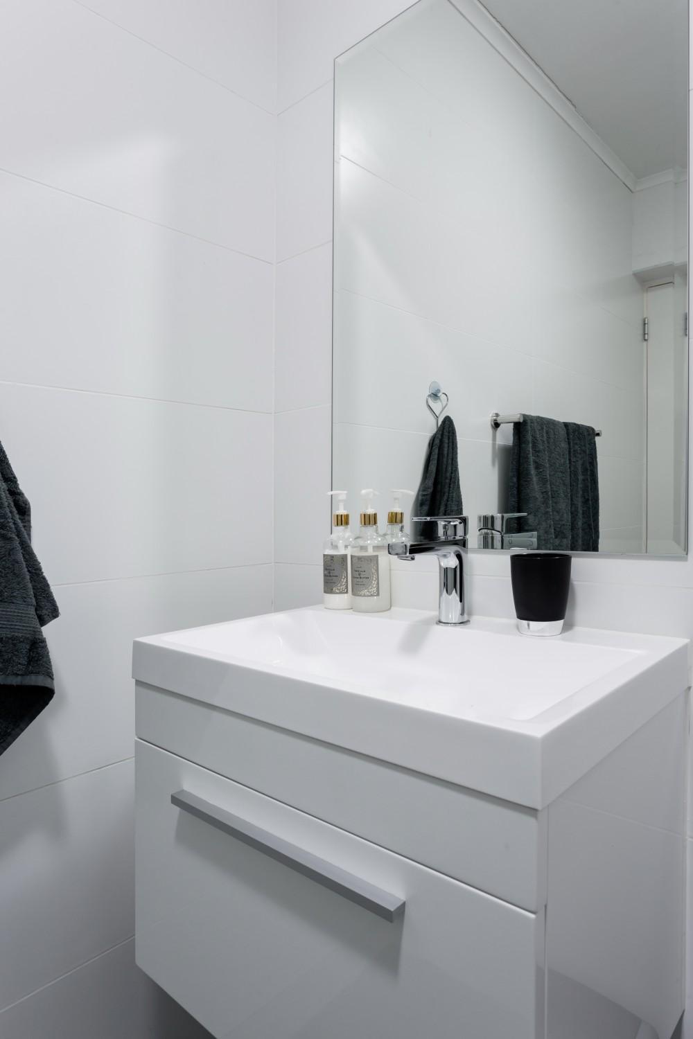 Two-Bedroom Apartment - Photo 18