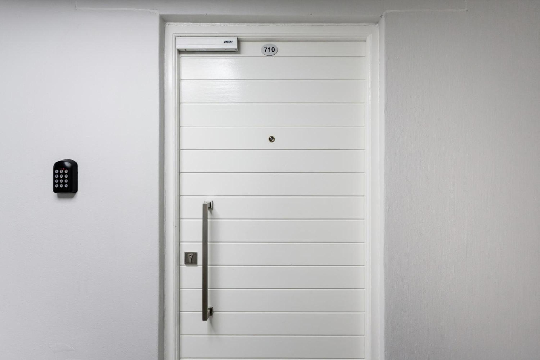 Two-Bedroom Apartment - Photo 20