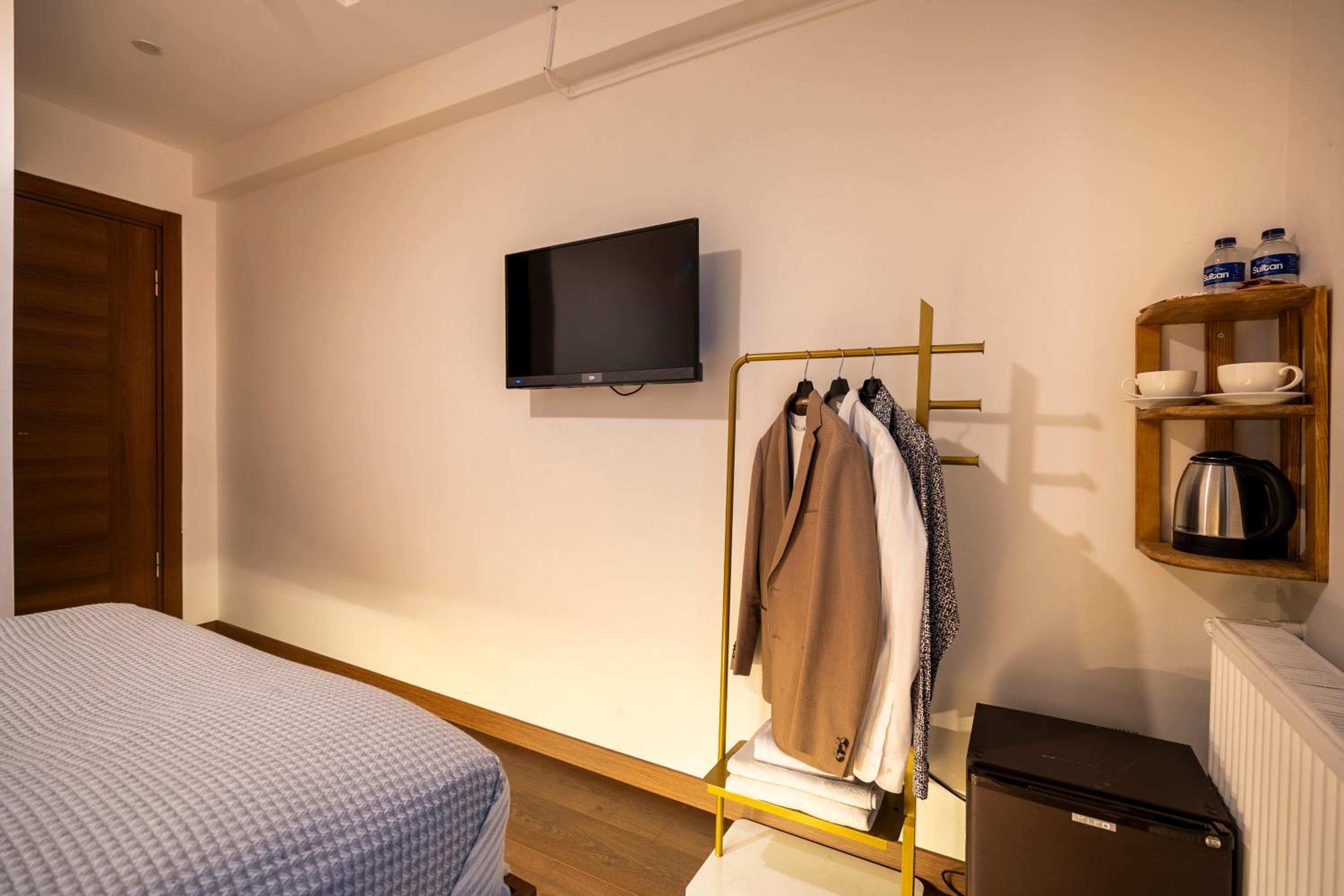 Economy Double Room photo 2