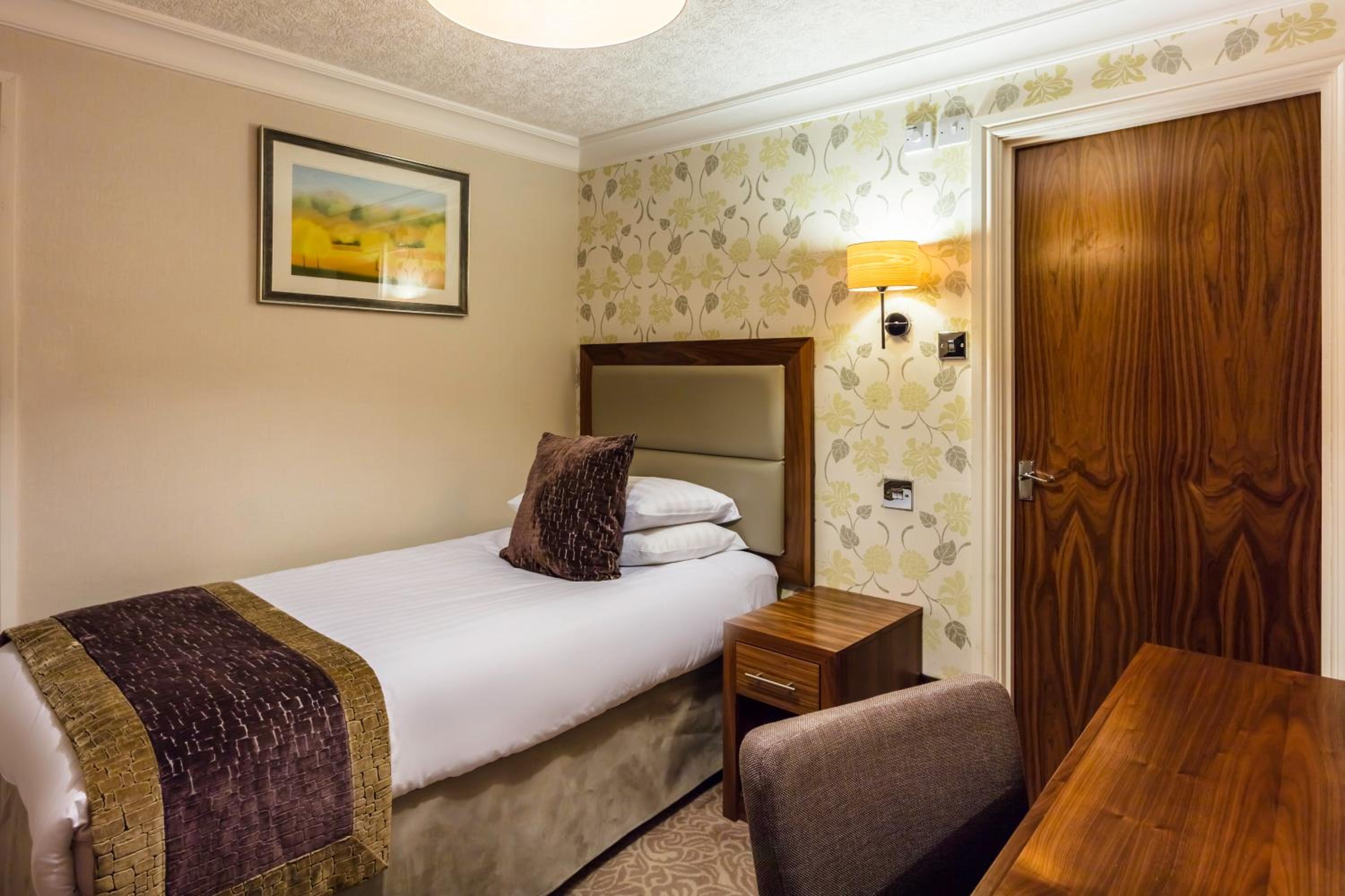 Classic Single Room