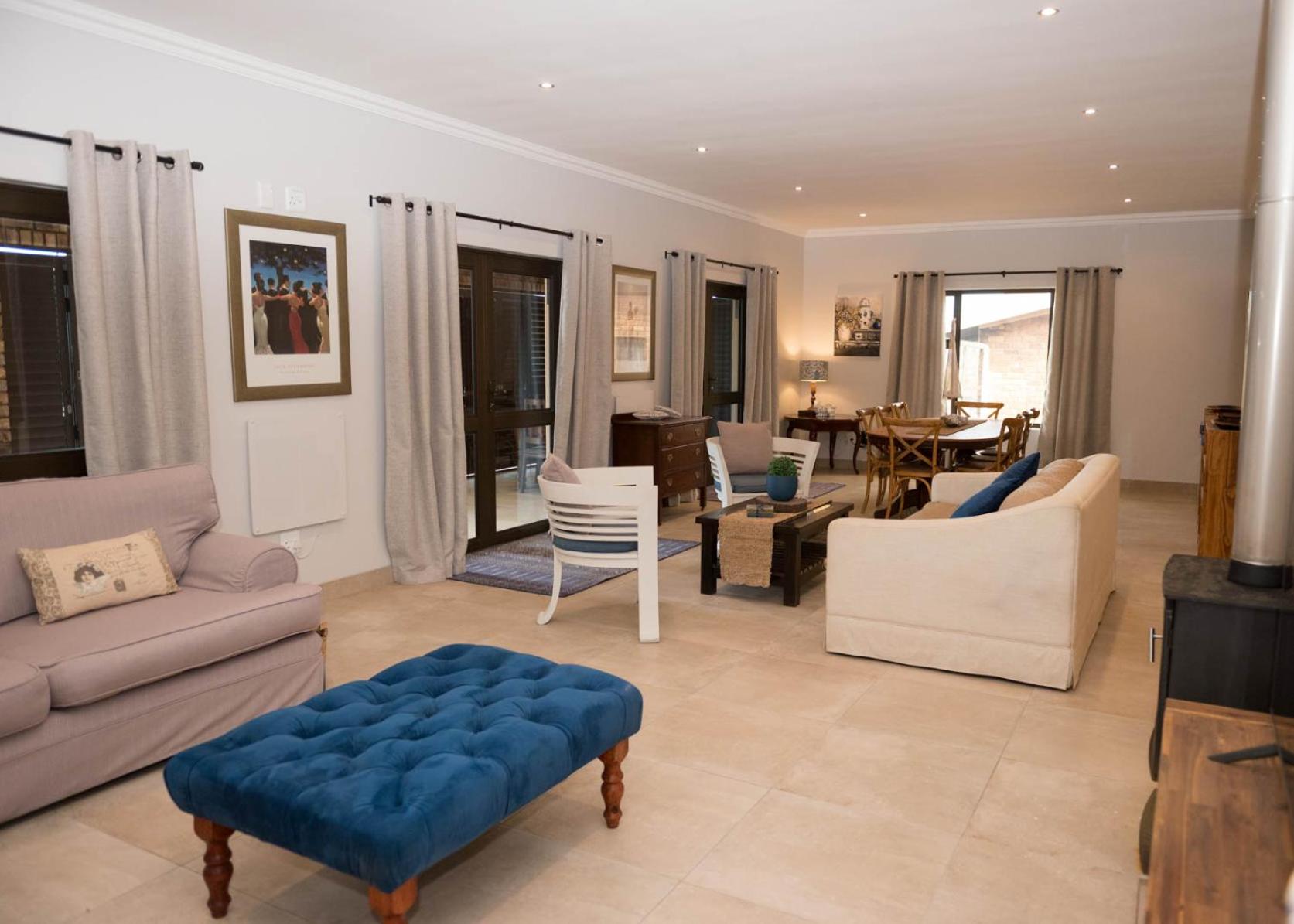 Four-Bedroom House photo 1