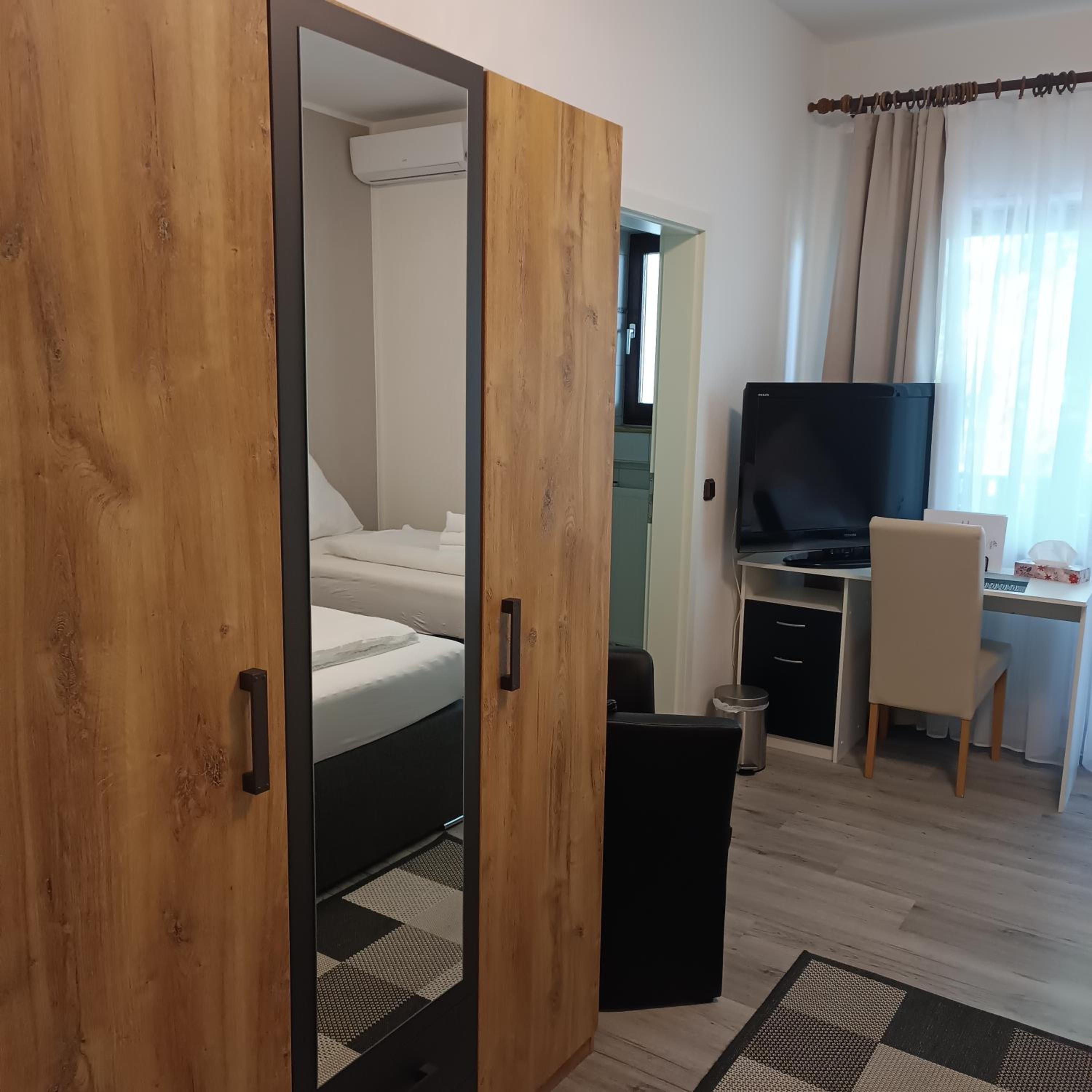 Quadruple Room with Balcony photo 2
