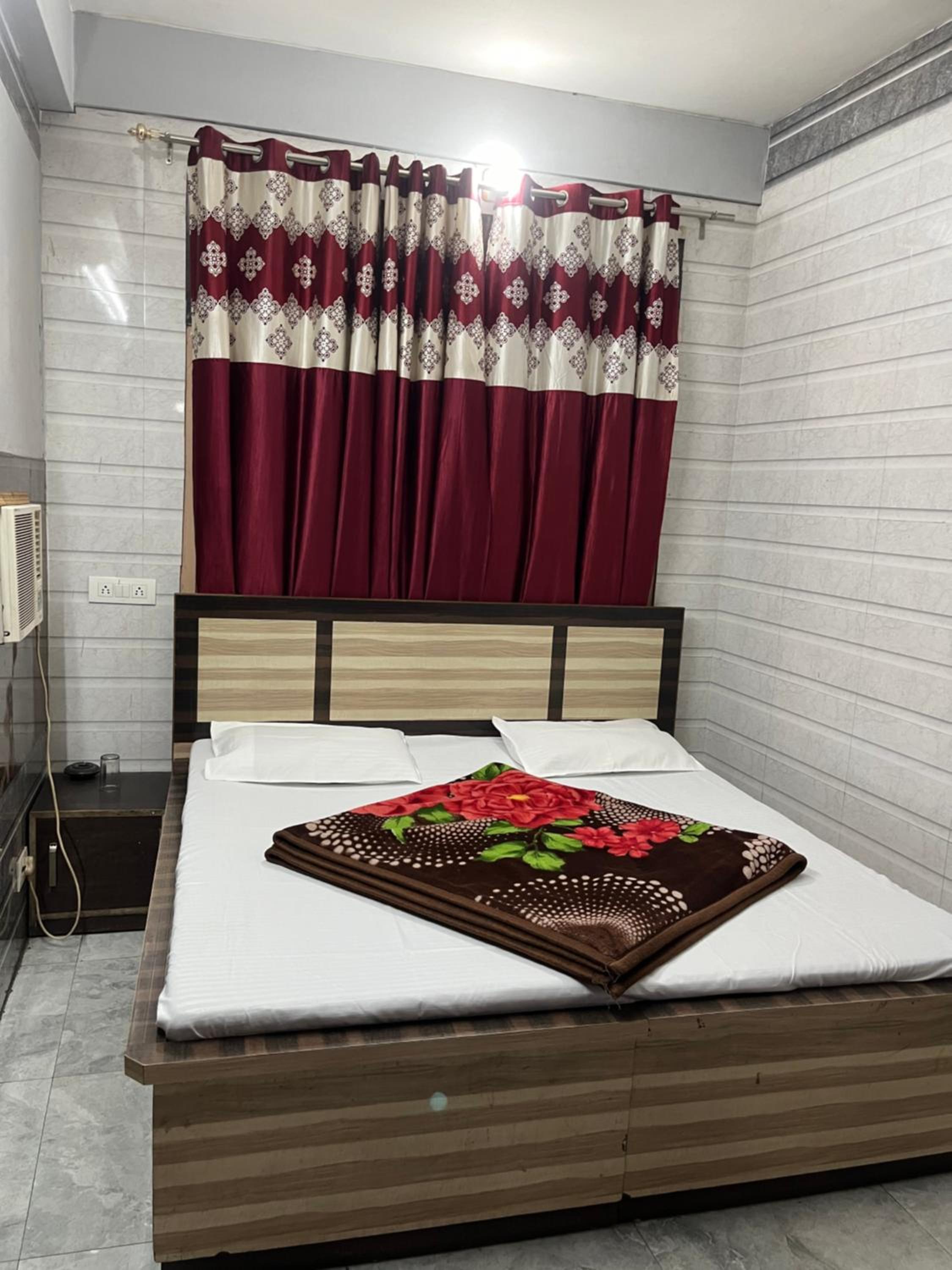 Deluxe Double Room (2 Adults + 1 Child) photo 1