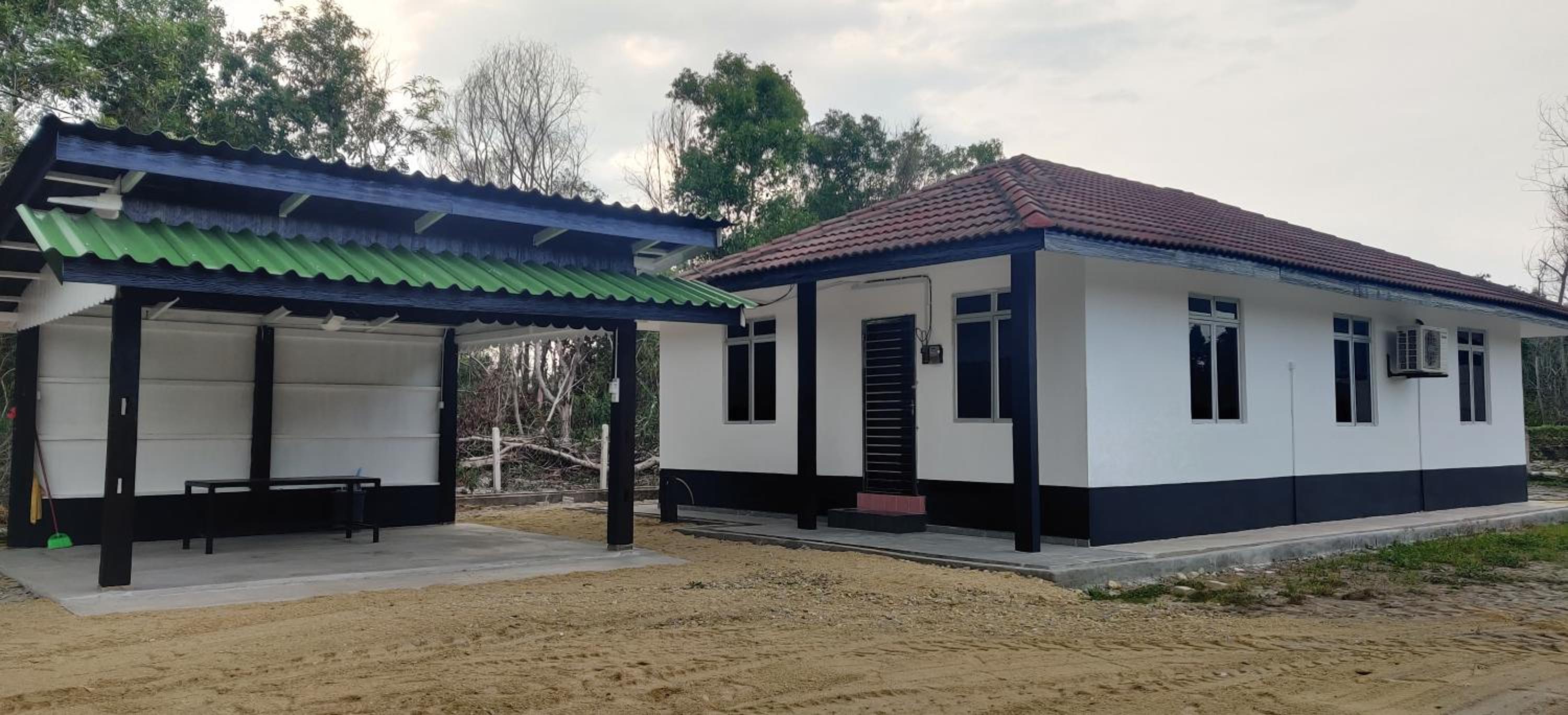 Three-Bedroom House photo 1