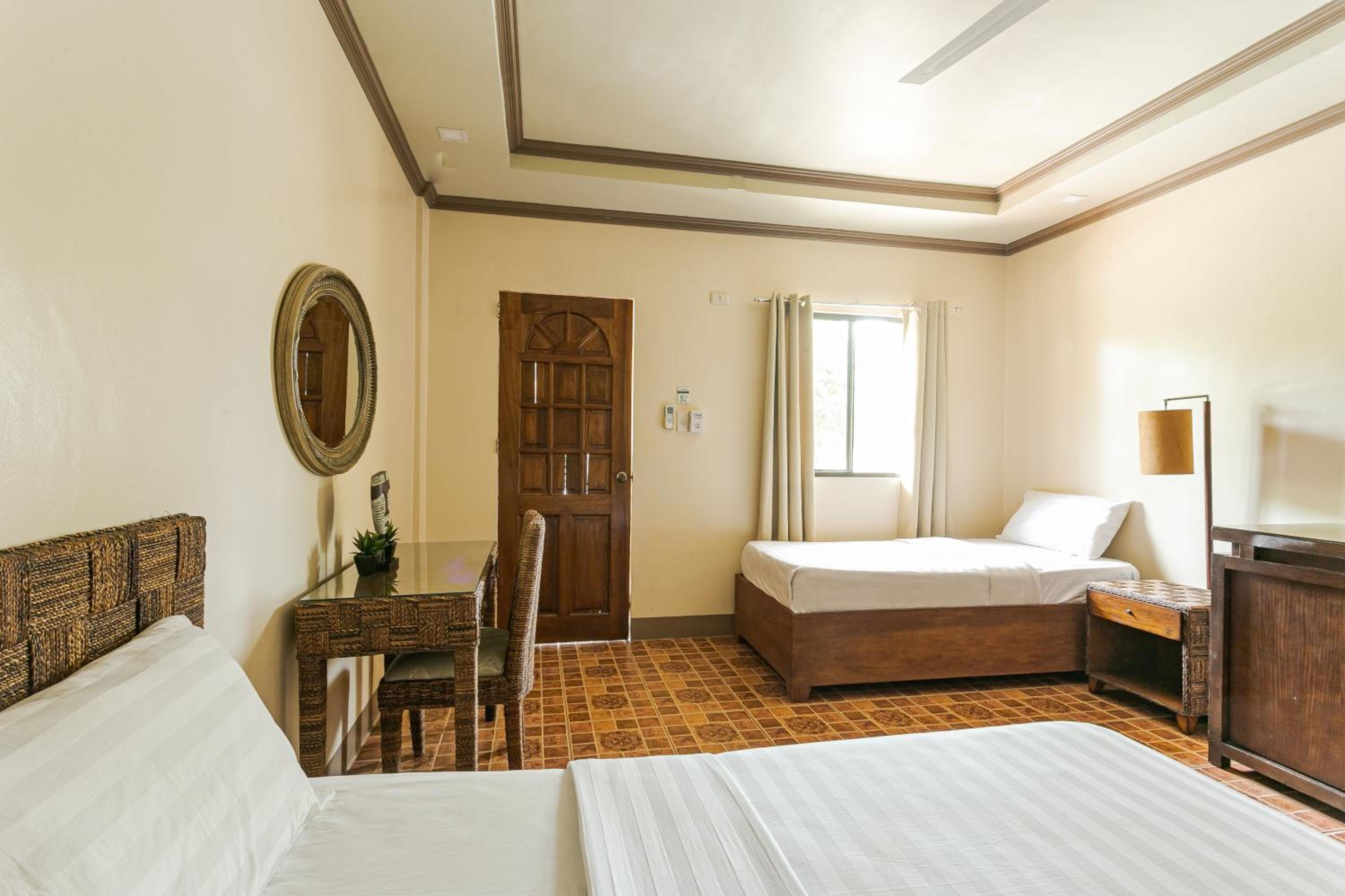 Deluxe Triple Room photo 2