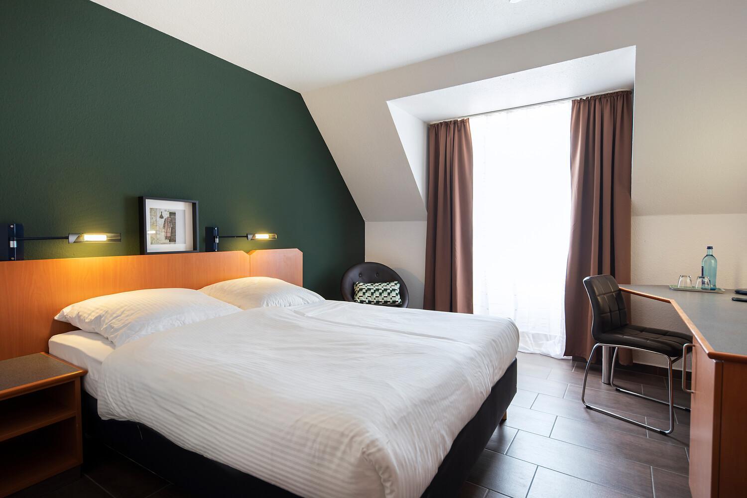 Business Double Room - Photo 1