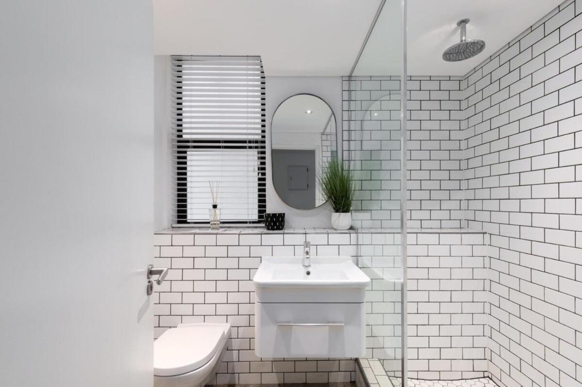 Two-Bedroom Apartment - Photo 22